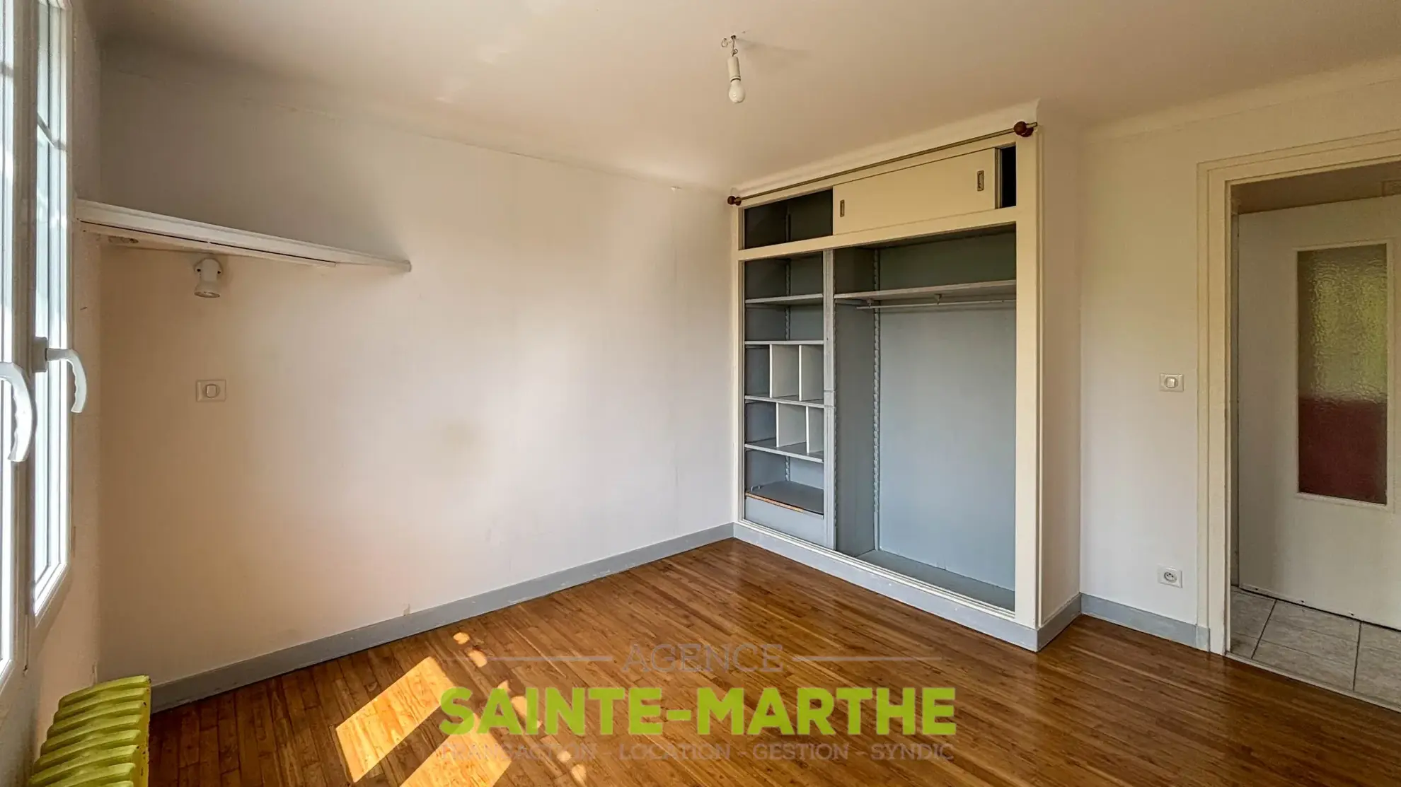 Maison individuelle à Niort avec 3 chambres, jardin et garage - secteur Burgonce 