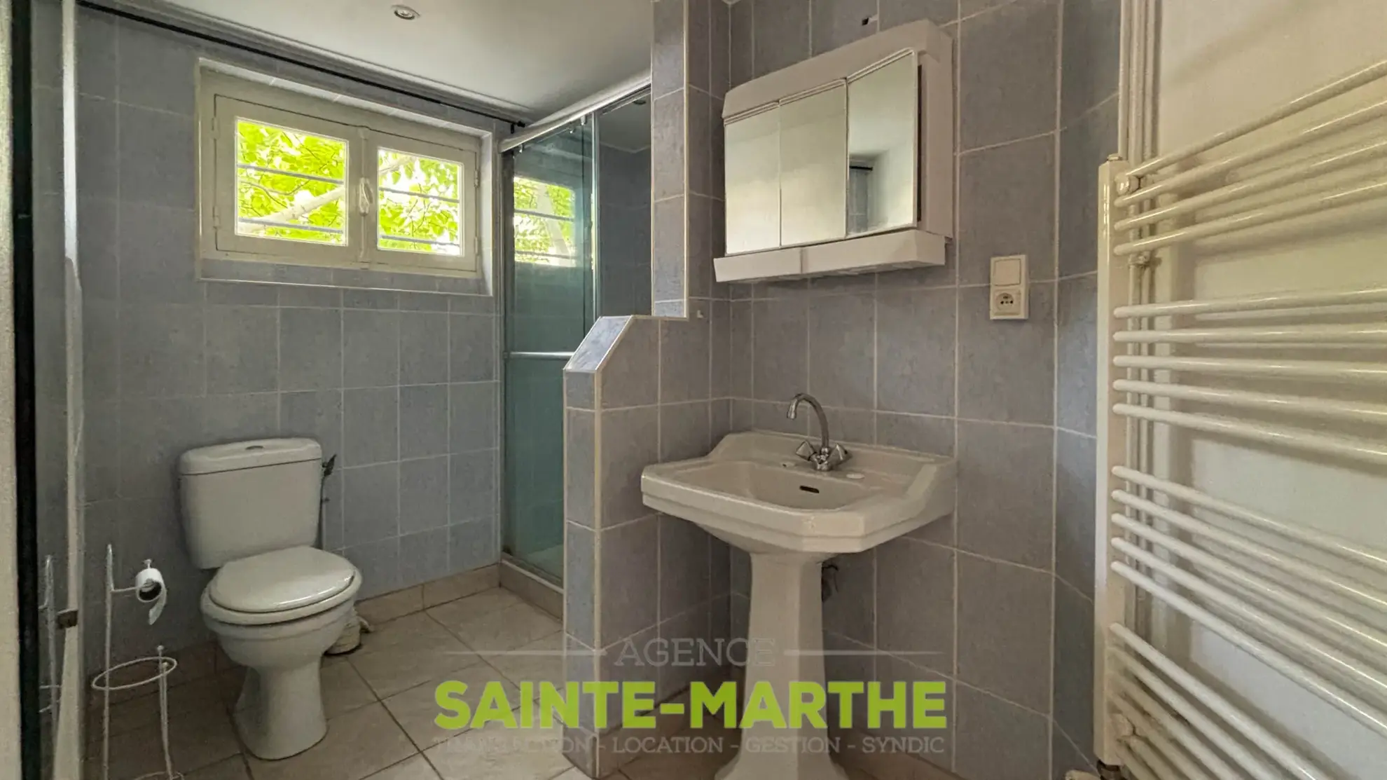 Maison individuelle à Niort avec 3 chambres, jardin et garage - secteur Burgonce 
