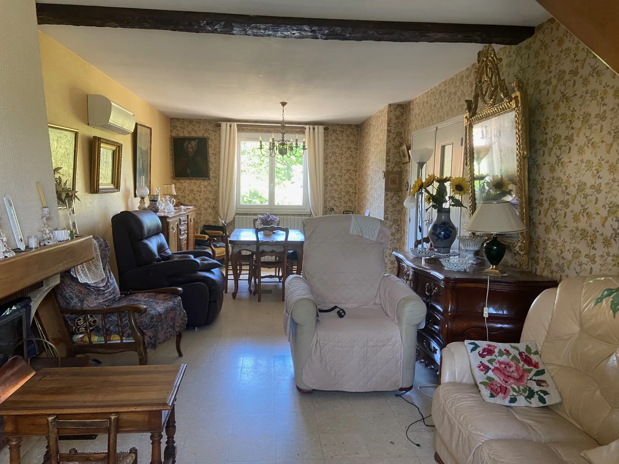 Belle maison moderne avec pigeonnier et jardin arboré à Pradines (46 090) 