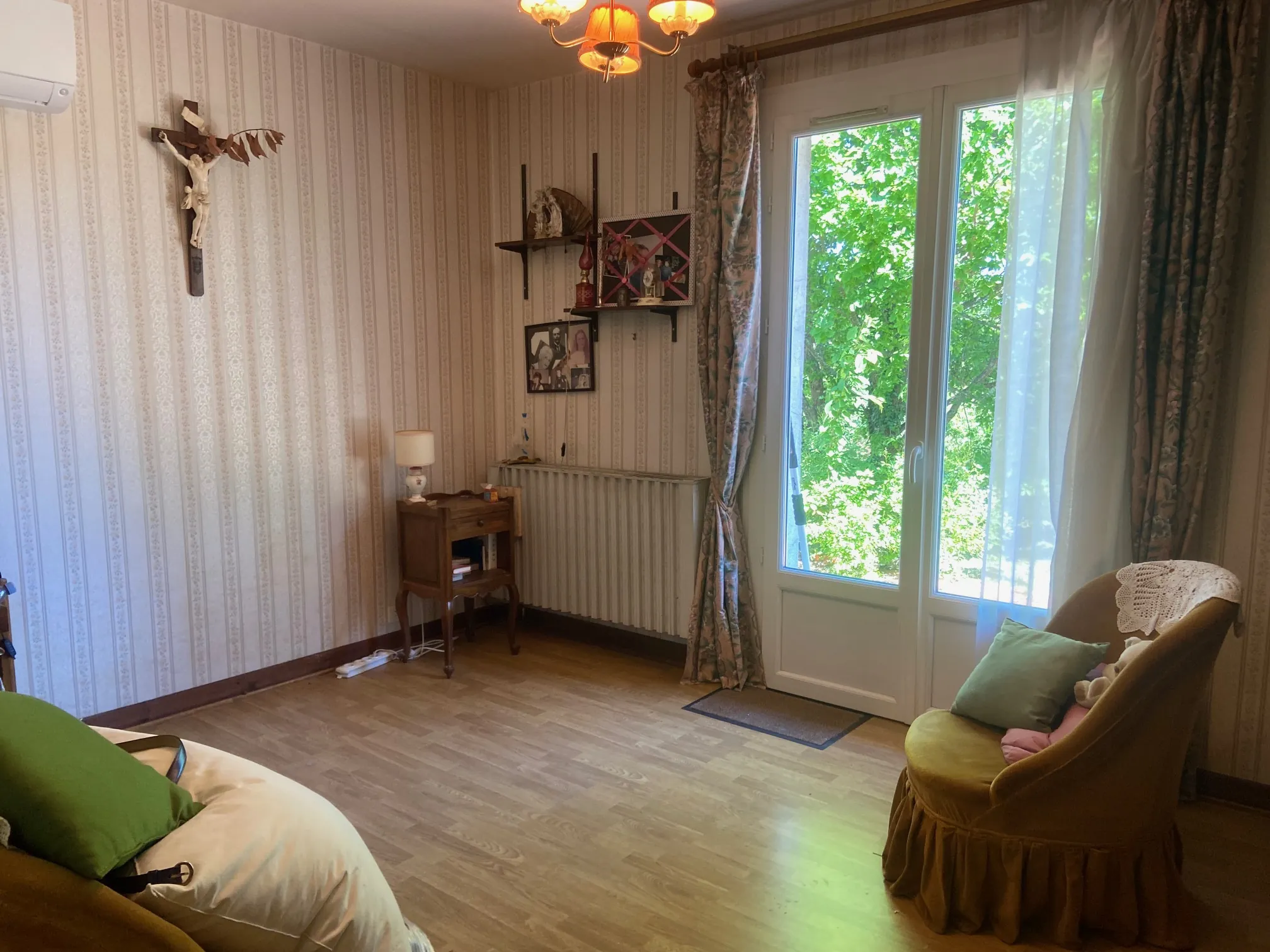 Belle maison moderne avec pigeonnier et jardin arboré à Pradines (46 090) 