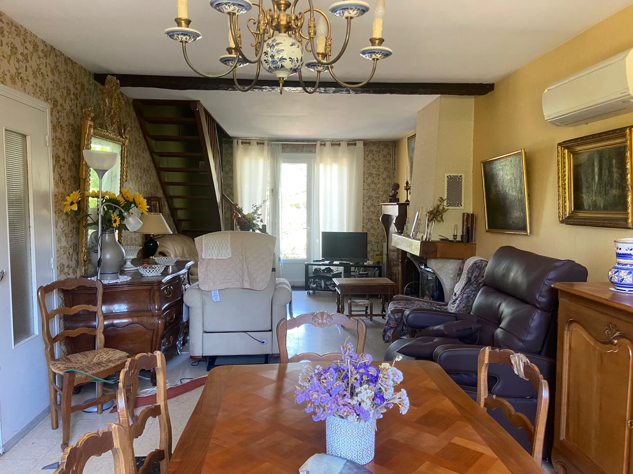 Belle maison moderne avec pigeonnier et jardin arboré à Pradines (46 090) 