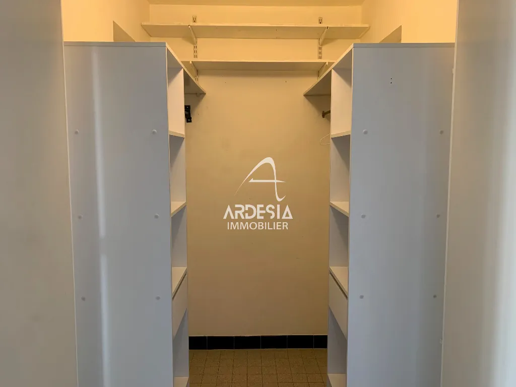 Appartement lumineux avec balcon, cave et garage à Saint Jean de Maurienne 