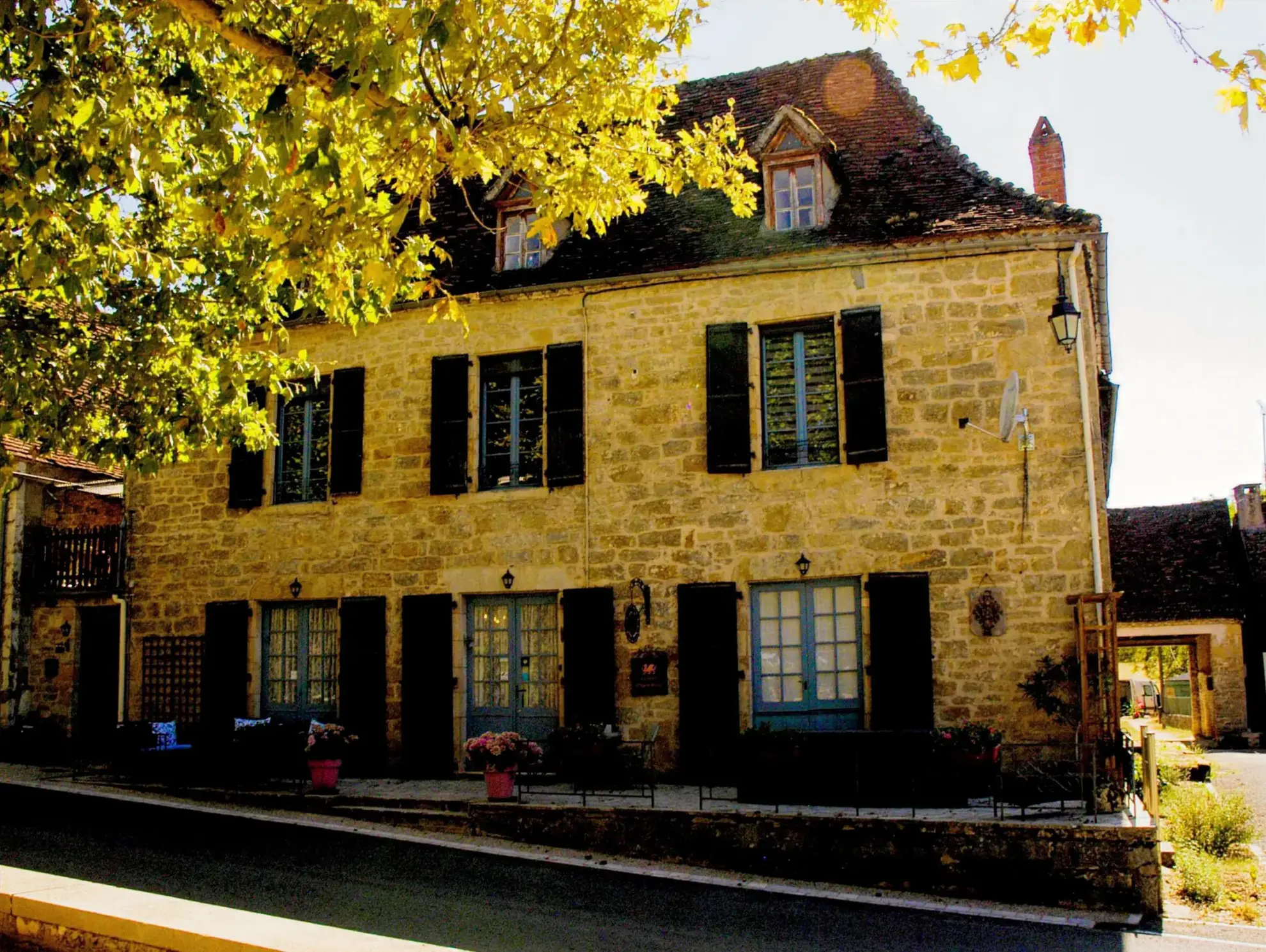 Maison d'hôtes de luxe avec 8 chambres, studio, spa et jardin en Dordogne à Miers 