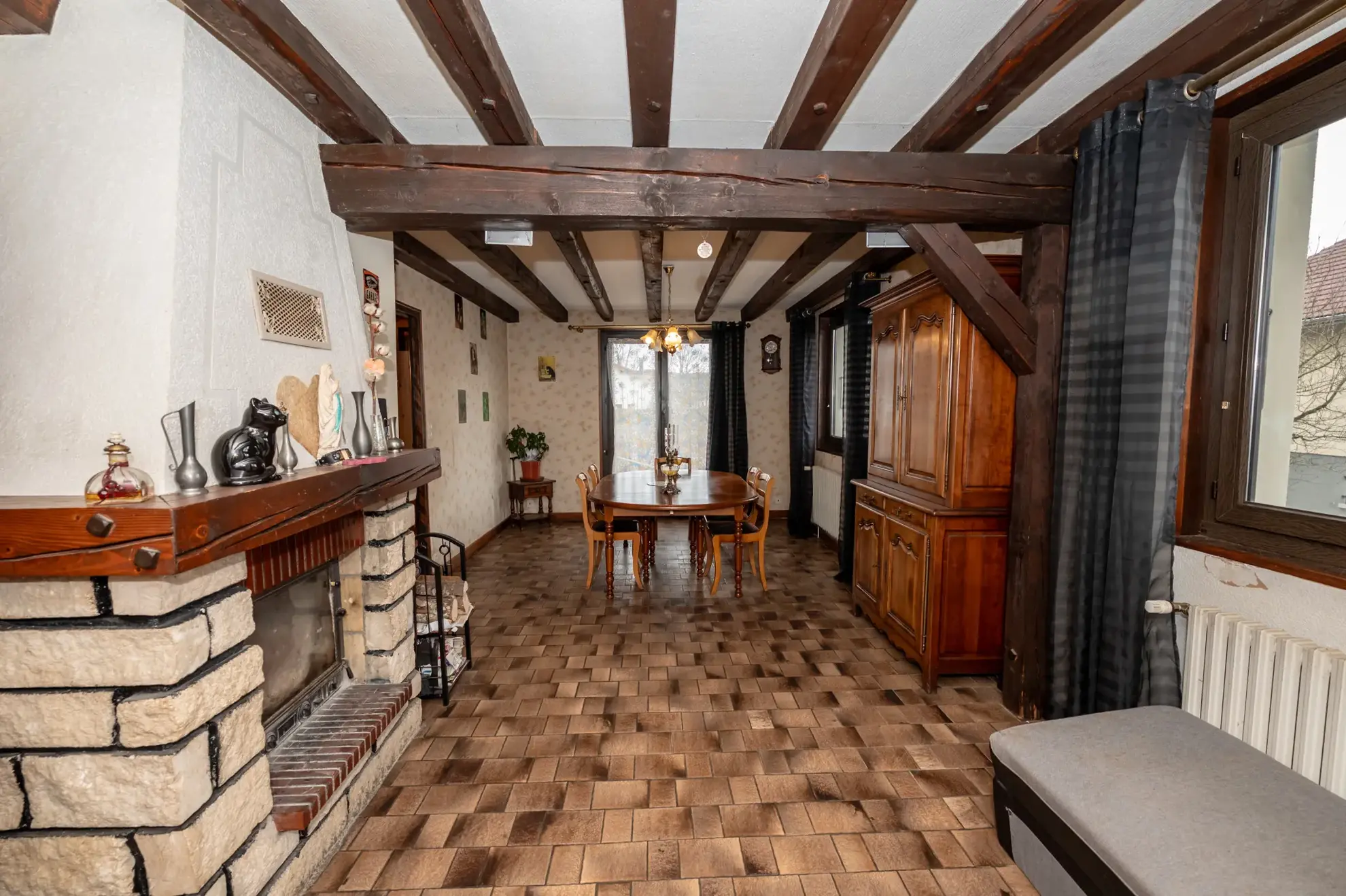 Maison individuelle à La Riviere Drugeon près de Pontarlier avec 4 chambres et garage 