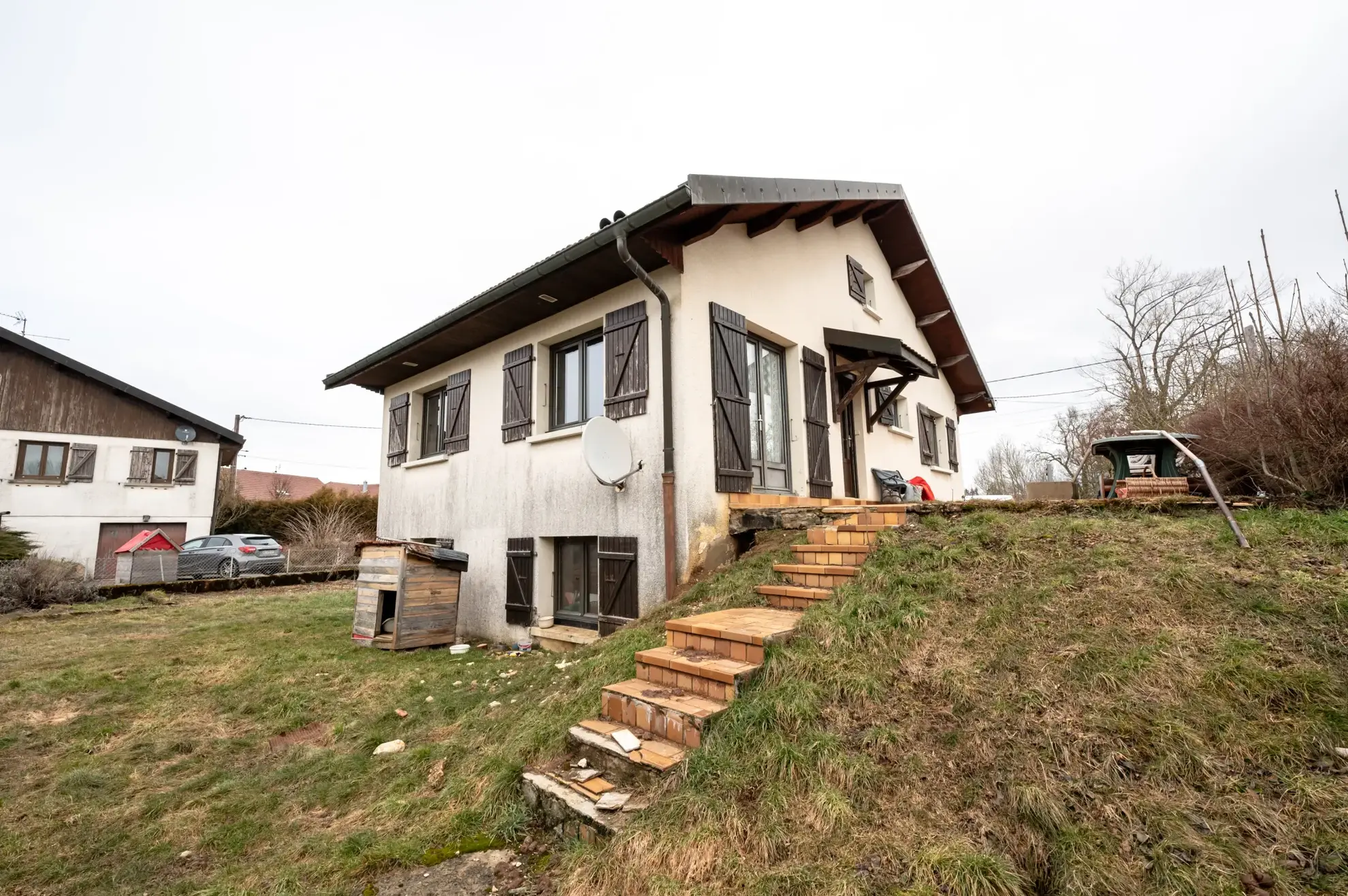 Maison individuelle à La Riviere Drugeon près de Pontarlier avec 4 chambres et garage 