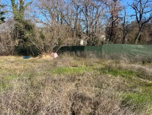 Villa à Fuveau de 361m² avec 8 chambres et jardin | Prix attractif 113 000 € 