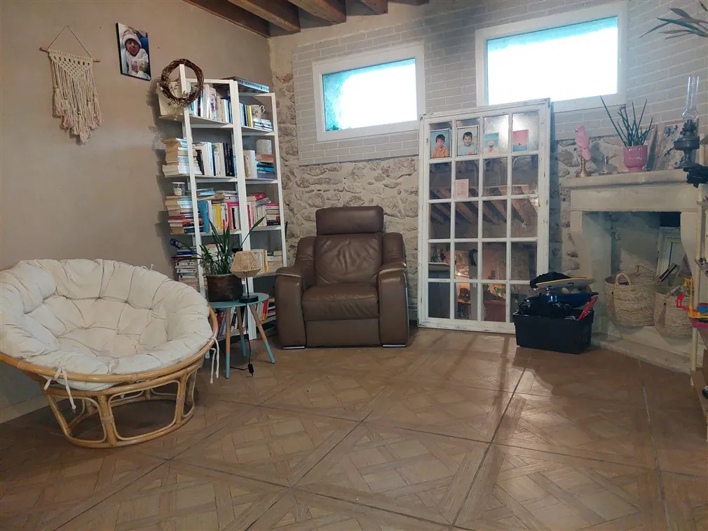 Maison en pierre de 174 m² avec grand garage et jardin proche Langon 