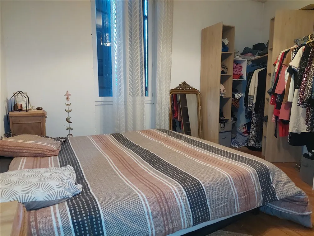 Maison en pierre de 174 m² avec grand garage et jardin proche Langon 