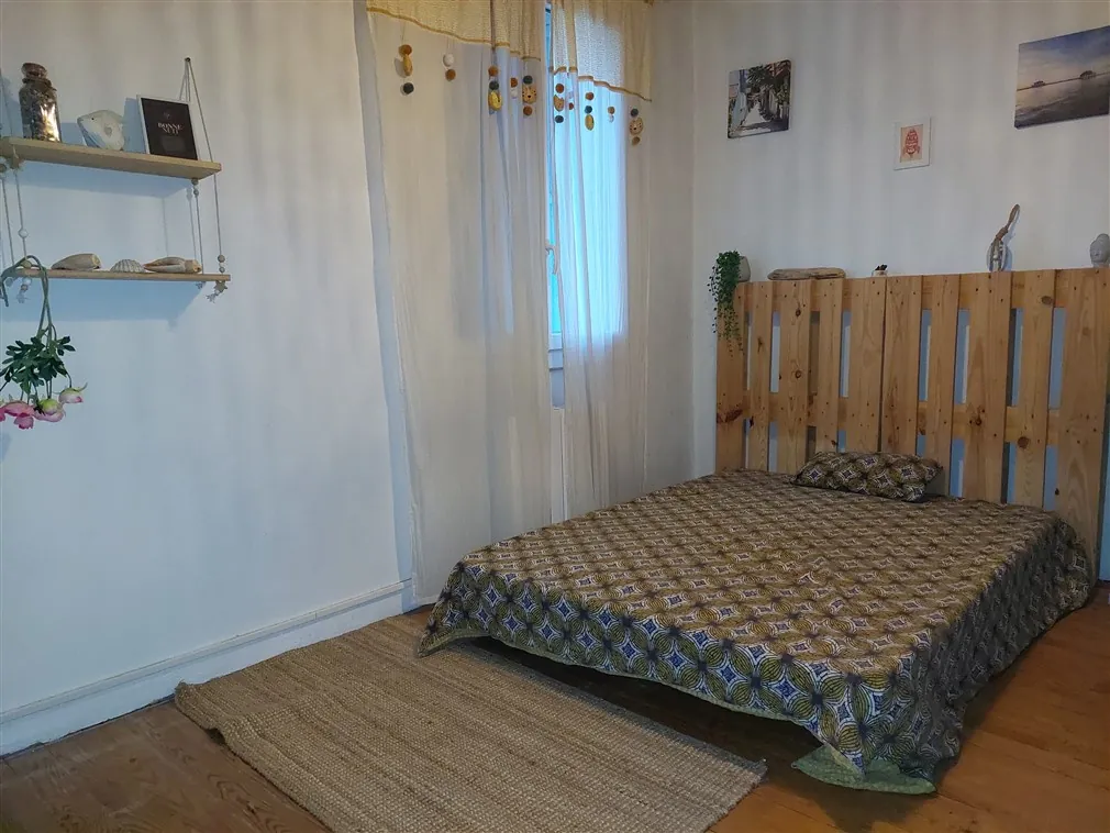 Maison en pierre de 174 m² avec grand garage et jardin proche Langon 