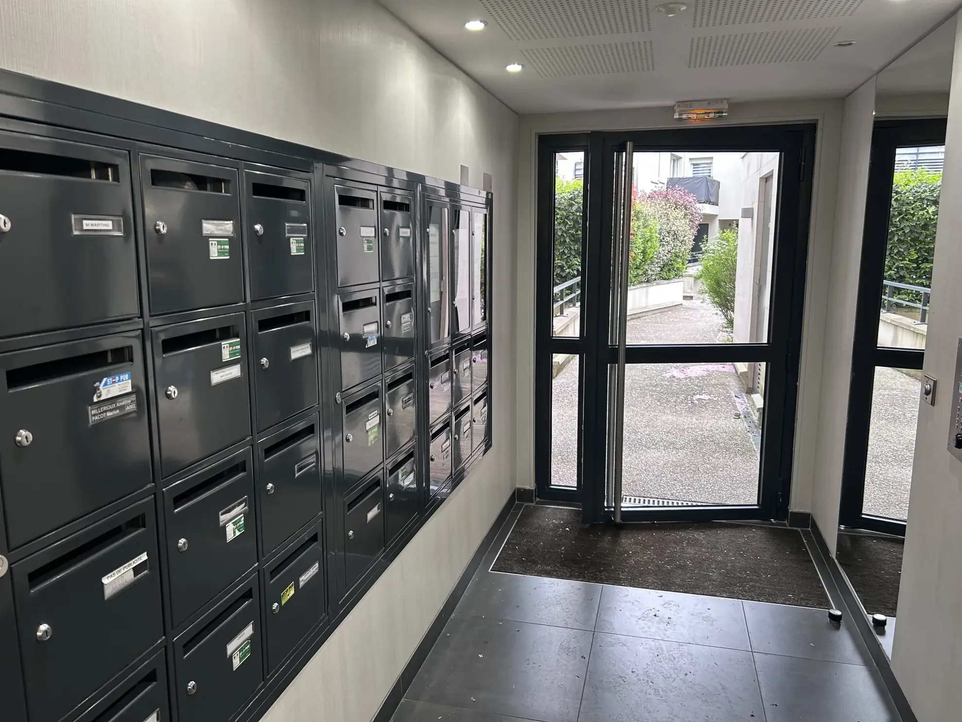 Studio 36m² avec parking et cave à Elancourt, performance énergétique optimale 