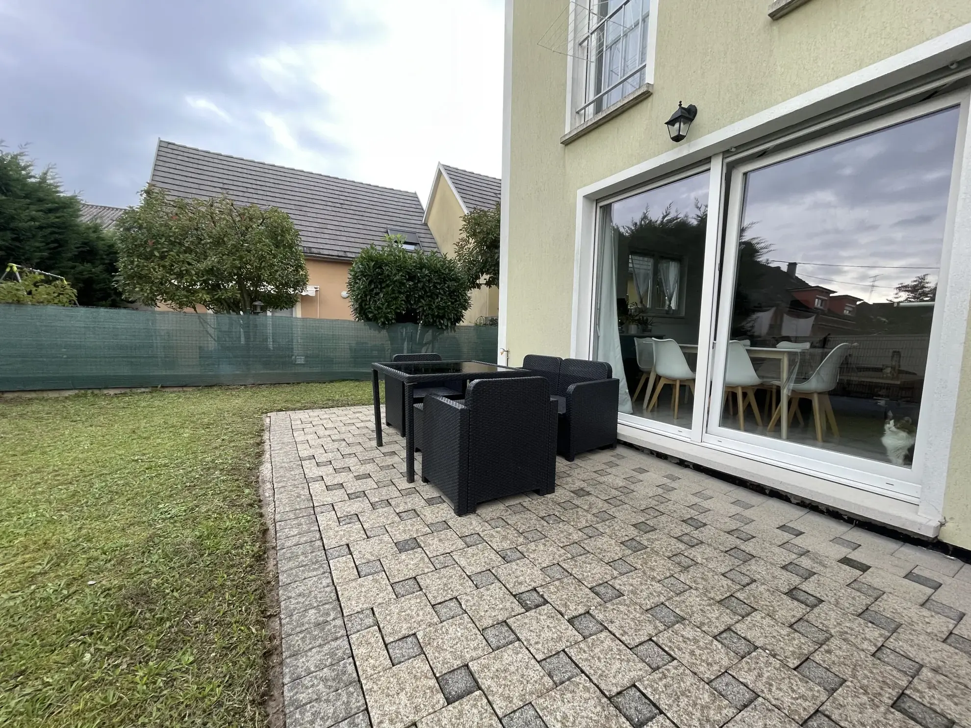 Maison récente à Pfastatt de 89 m² avec jardin et plusieurs parkings 