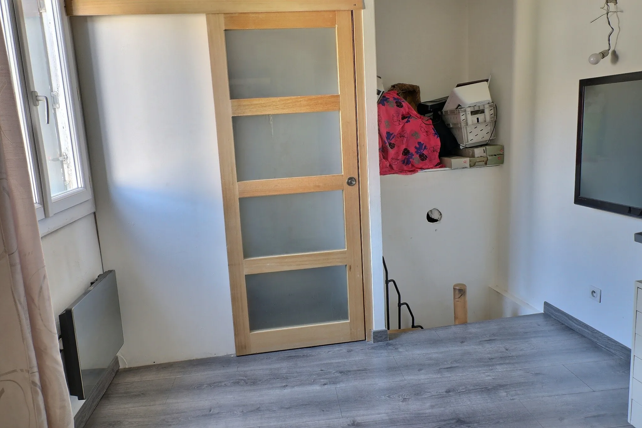 Maison de ville T3 avec bureau à Lunel - Rénovation récente, terrasse, emplacement privilégié 