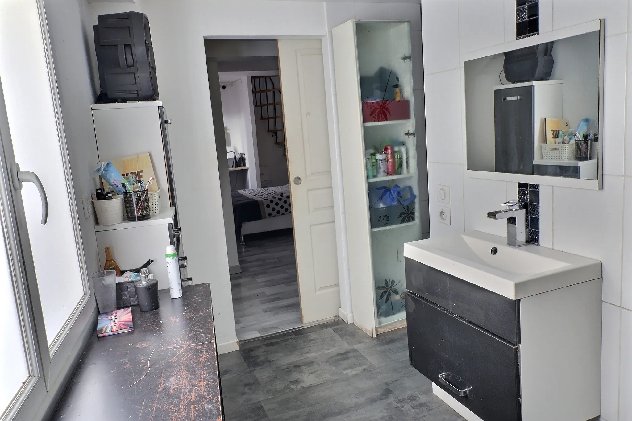 Maison de ville T3 avec bureau à Lunel - Rénovation récente, terrasse, emplacement privilégié 