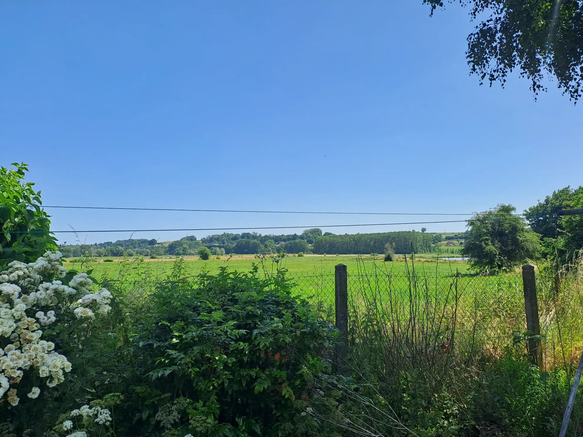 À vendre maison avec vue panoramique à Malzy, terrain de 6 472 m² dans un cadre paisible en Aisne