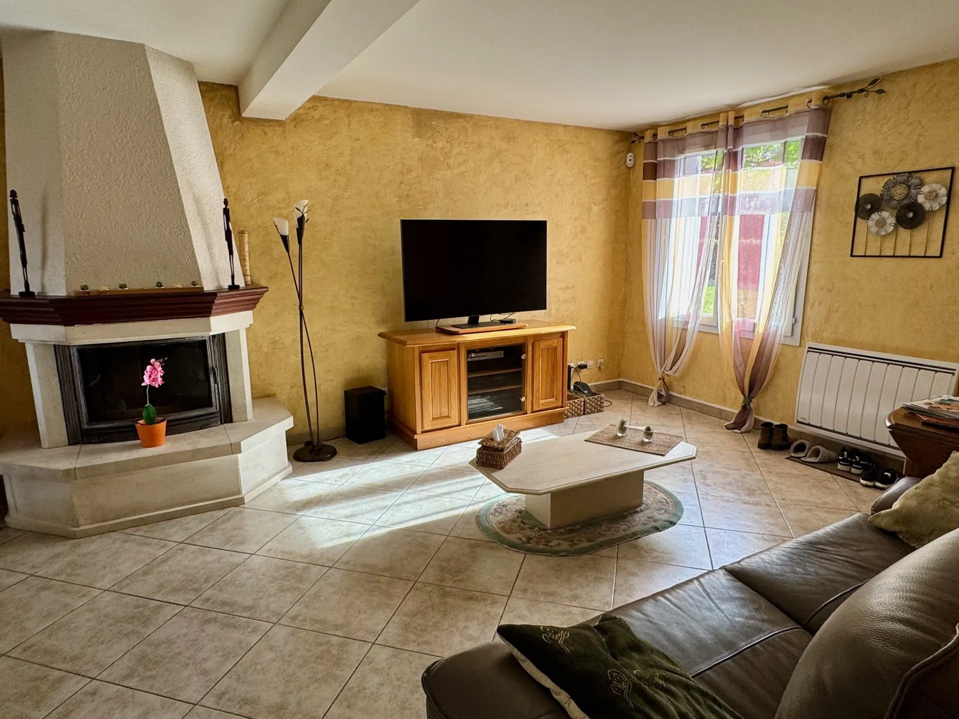 Pavillon 89 m² à Villabé dans secteur résidentiel, jardin et proximité RER 