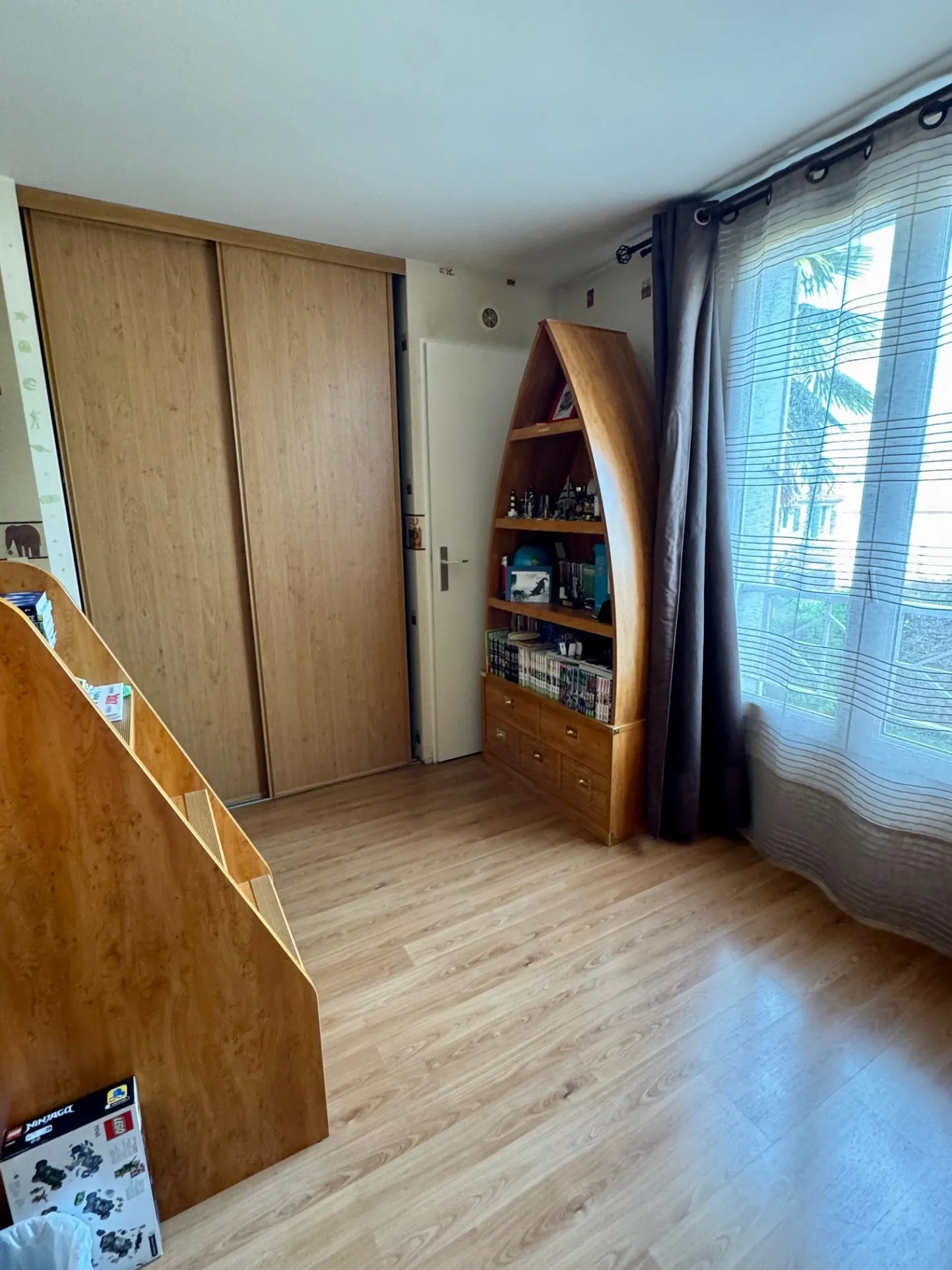 Pavillon 89 m² à Villabé dans secteur résidentiel, jardin et proximité RER 