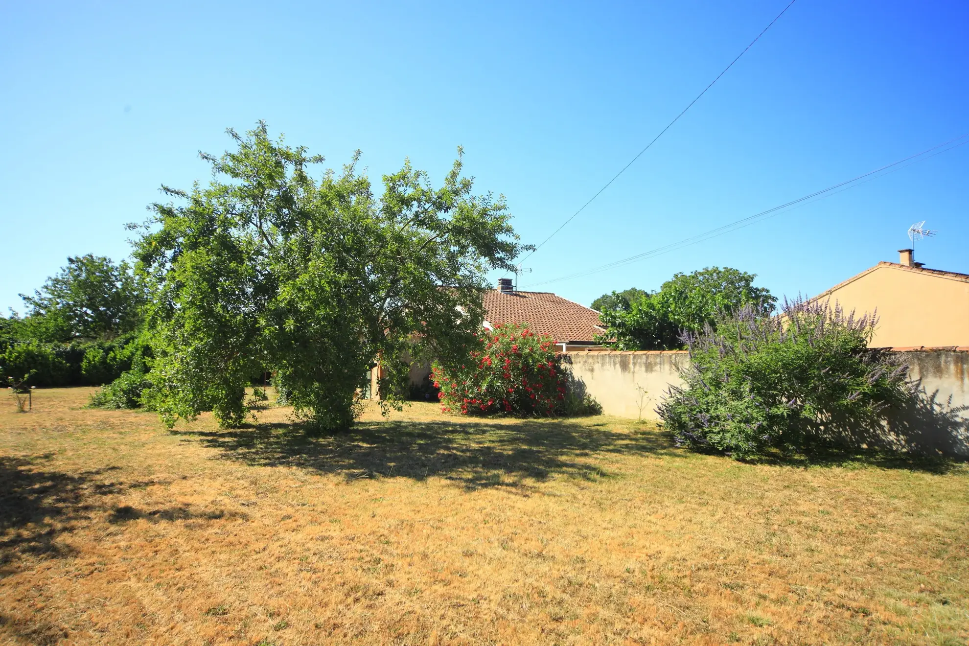 Terrain constructible de 647 m² à Auterive, proche Toulouse