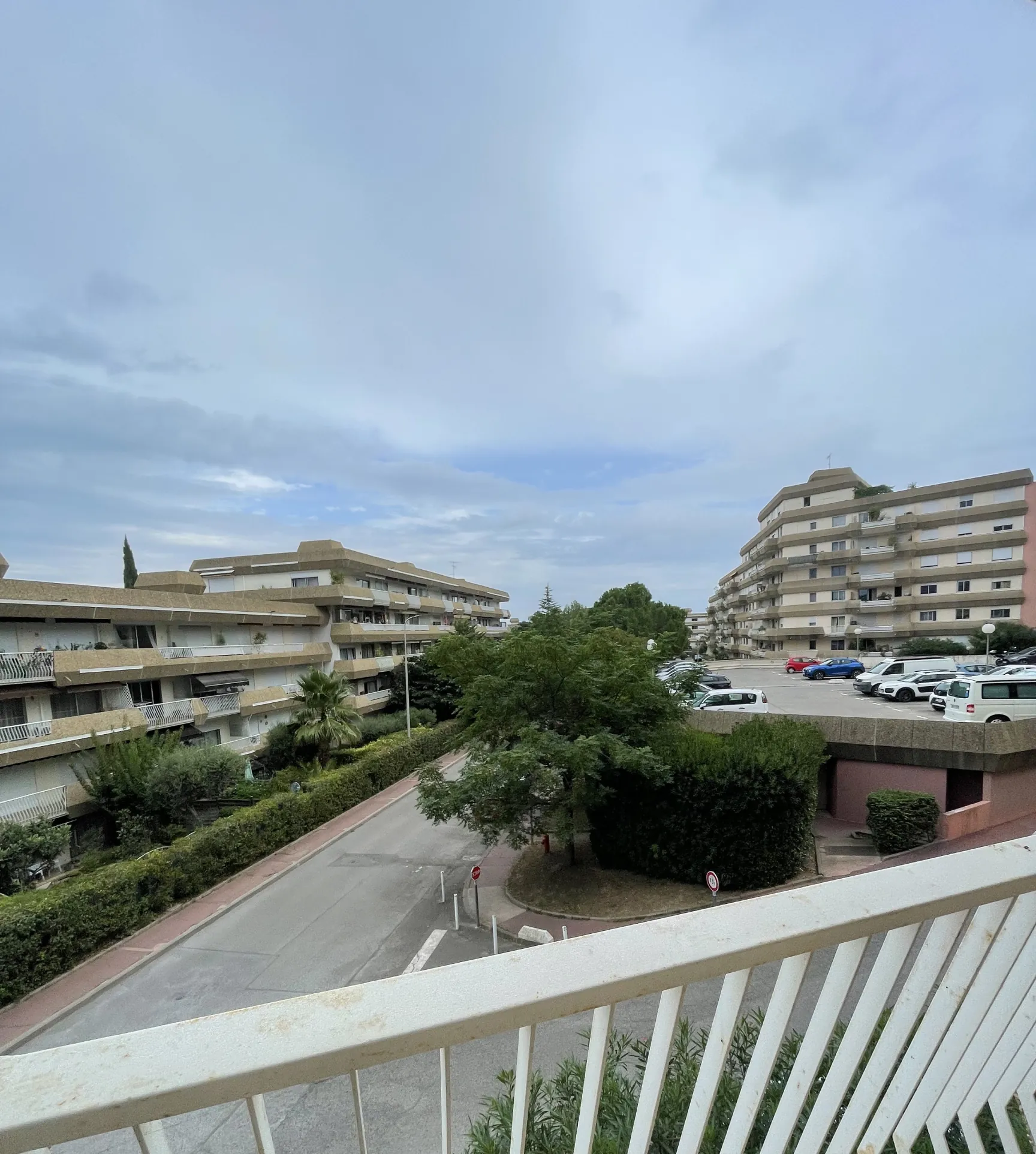 Appartement T2 avec terrasse à Montpellier, résidence sécurisée avec parking et équipements 
