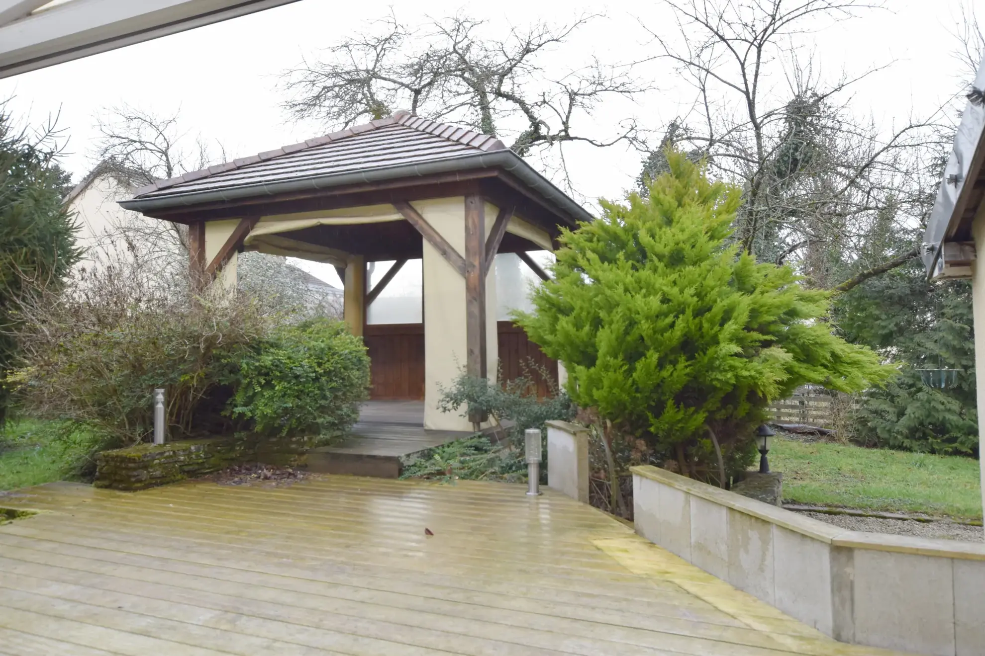 Belle maison de 1882 avec jardin, garage et appartement indépendant à Seloncourt 