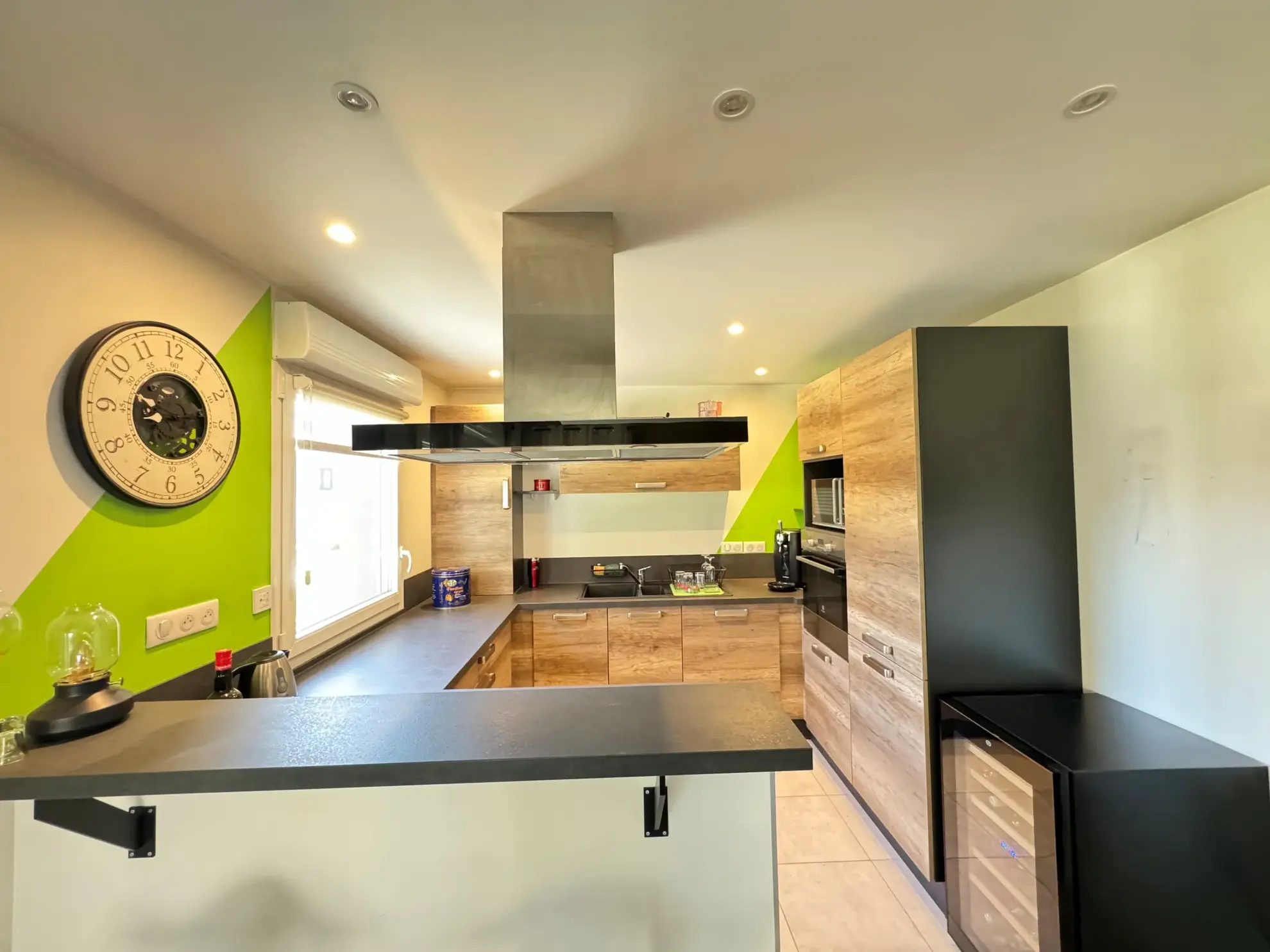 Magnifique duplex en rez-de-jardin avec terrasse, jardin et garage à Argiesans 