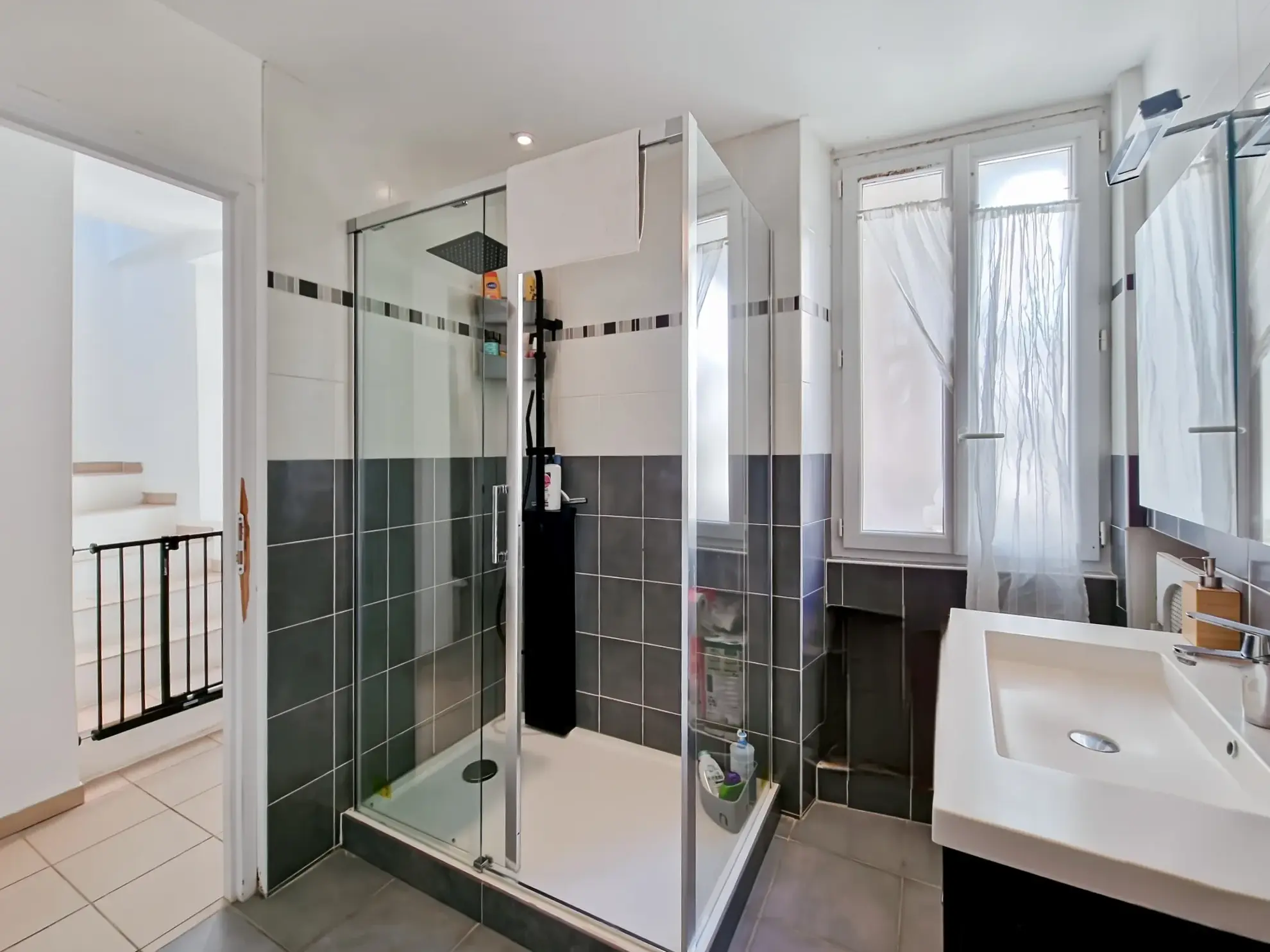 Maison de village avec vue dégagée de 97 m² à Bonson, proximité Nice 