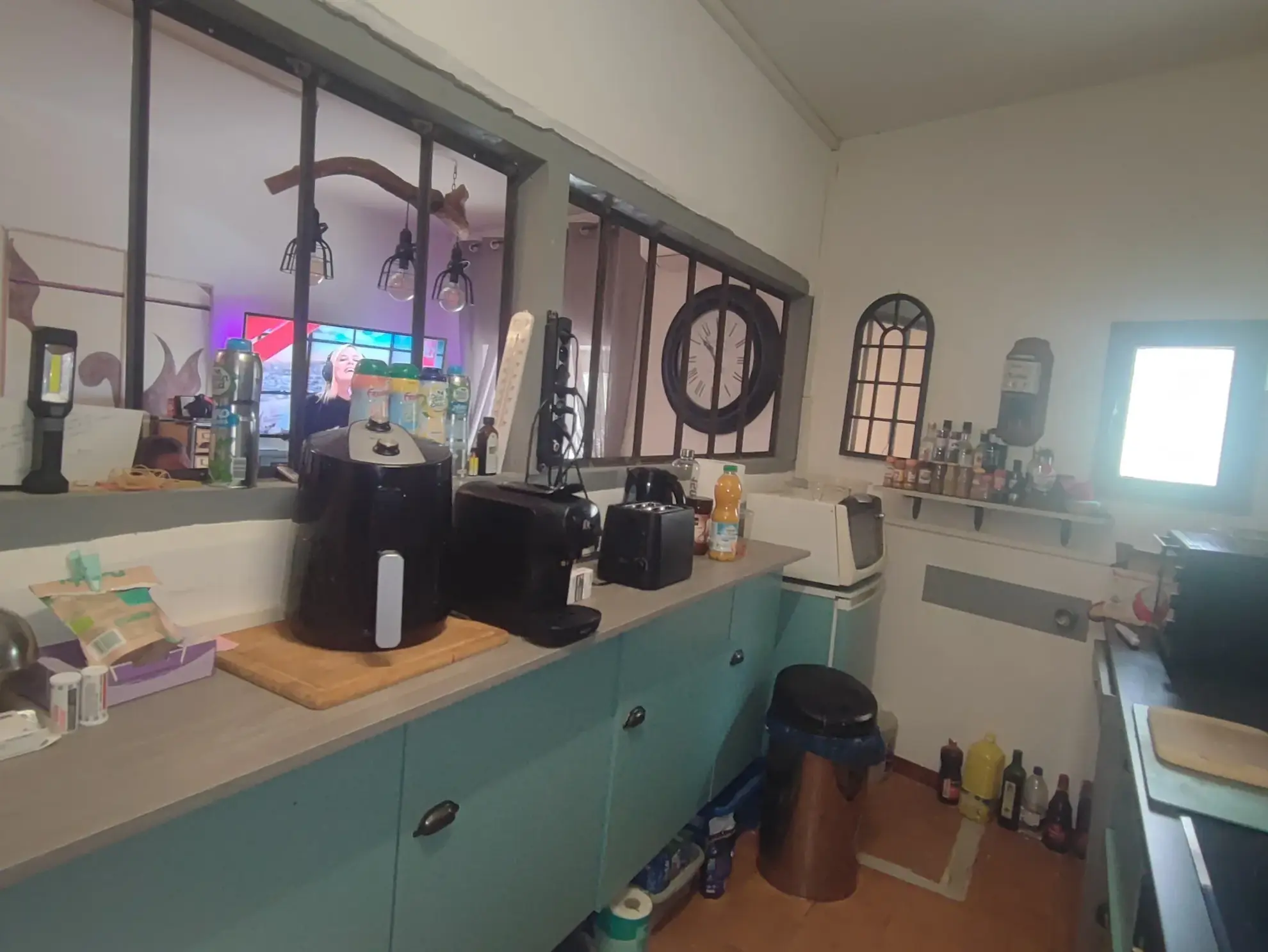 Maison de village avec garage et panneaux solaires à Azille 