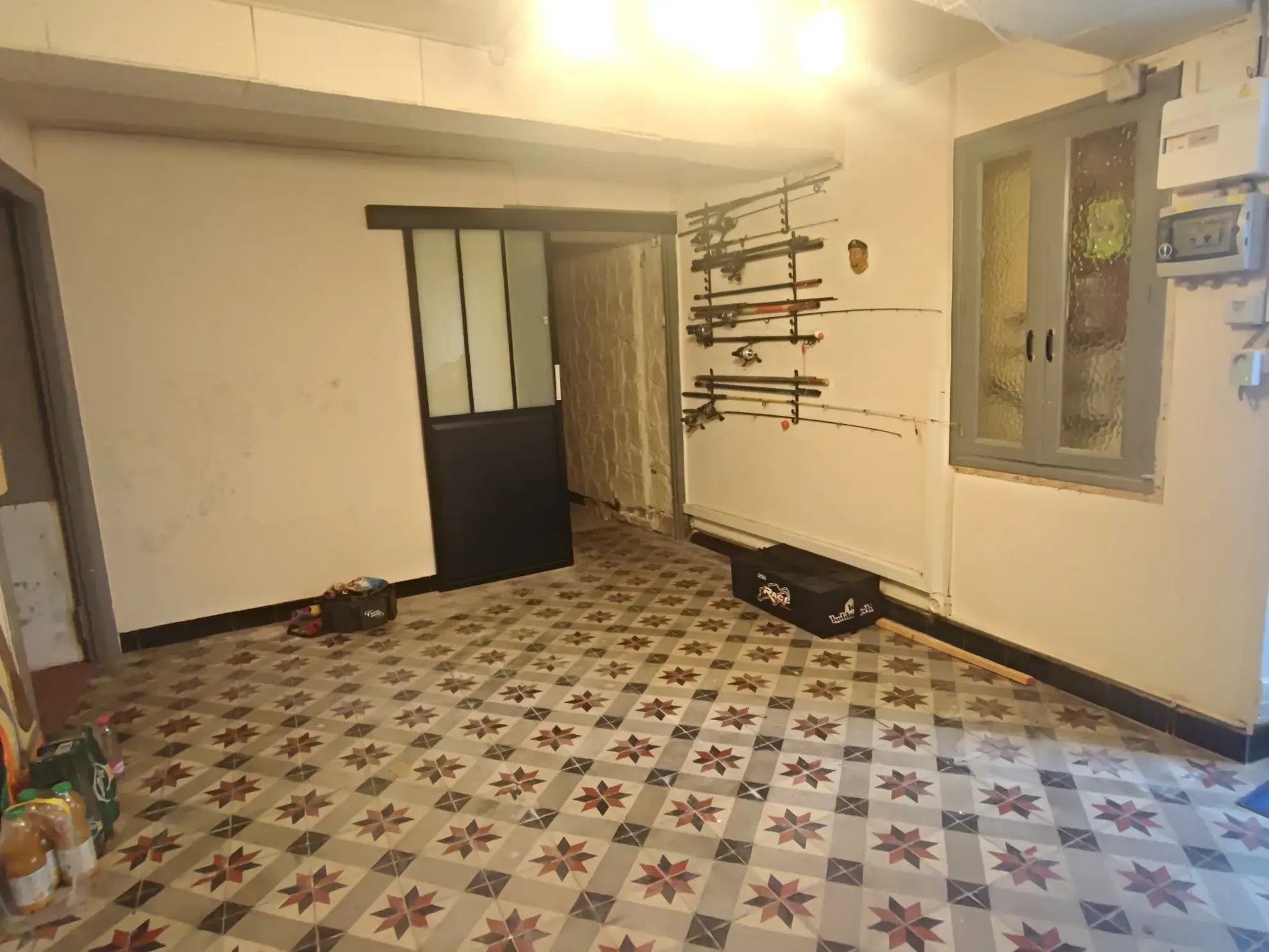 Maison de village avec garage et panneaux solaires à Azille 