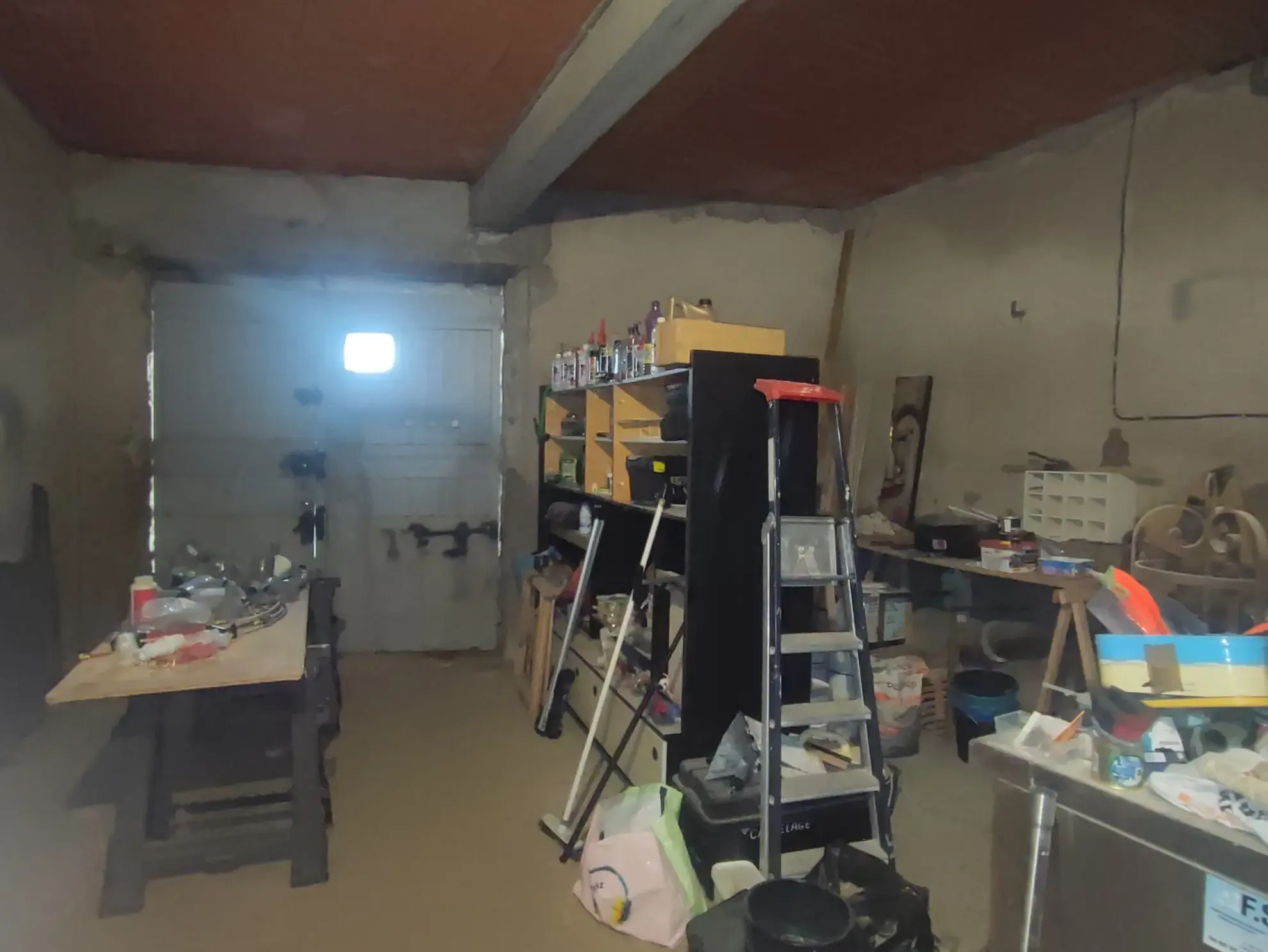 Maison de village avec garage et panneaux solaires à Azille 