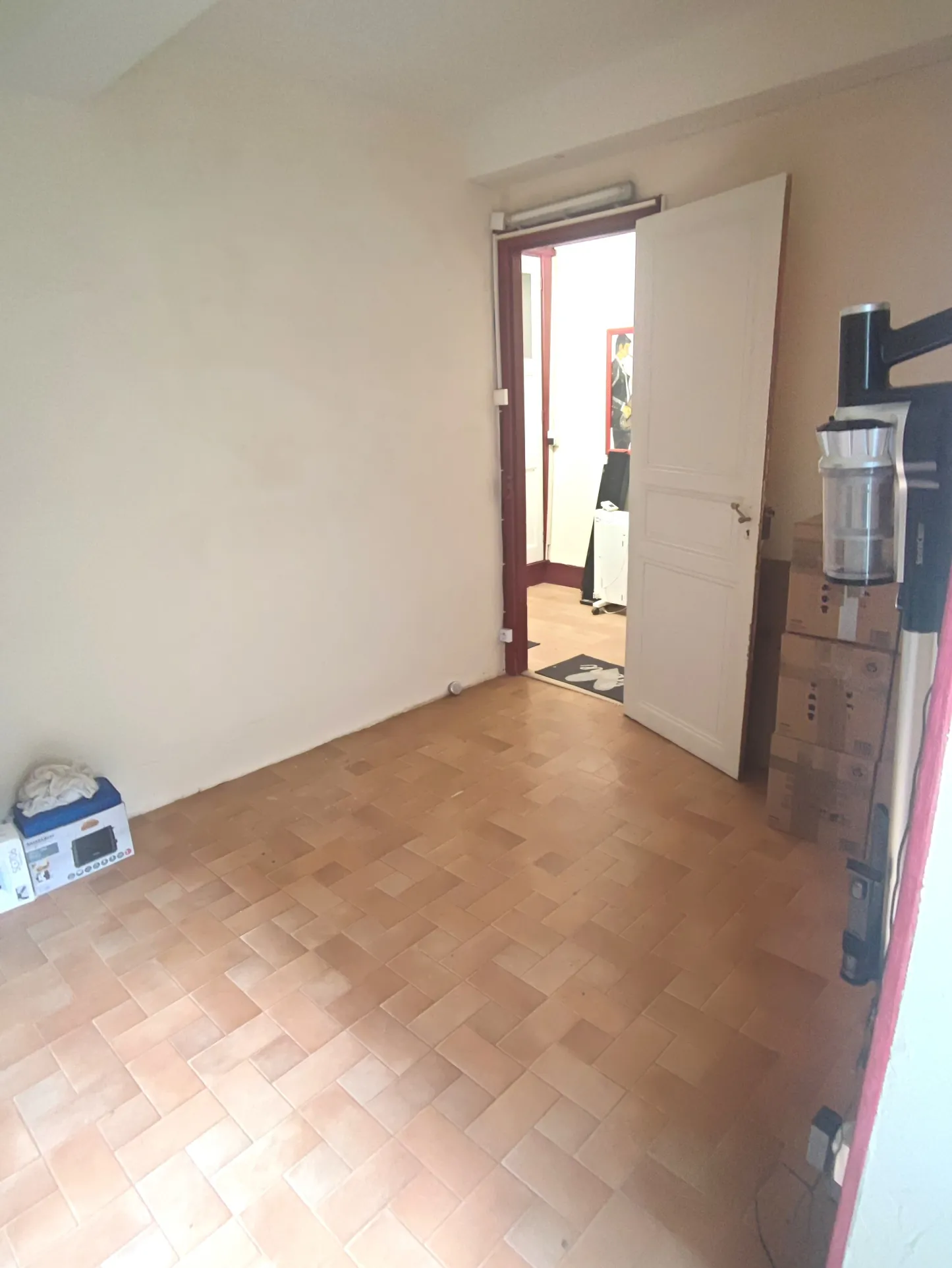 Maison de village avec garage et panneaux solaires à Azille 