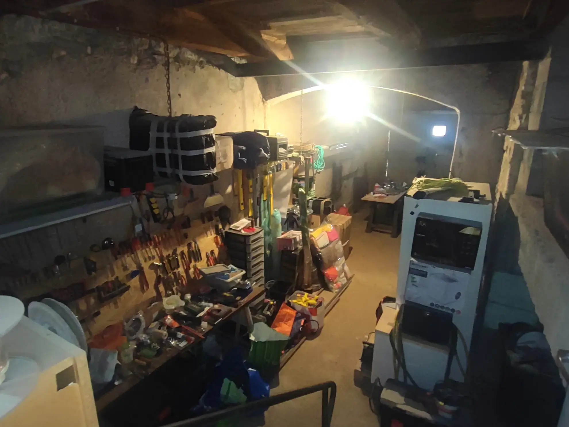 Maison de village avec garage et panneaux solaires à Azille 