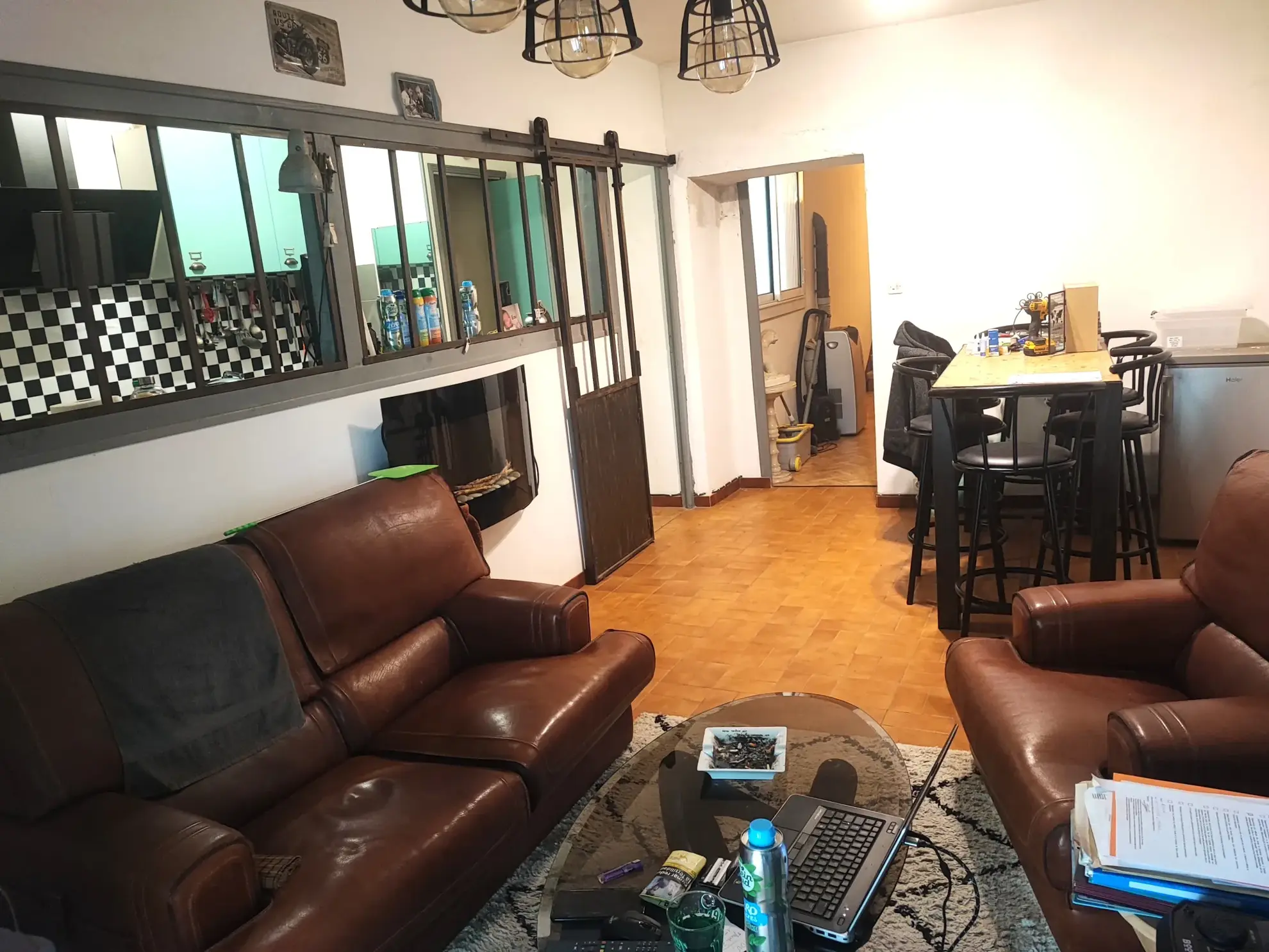 Maison de village avec garage et panneaux solaires à Azille 