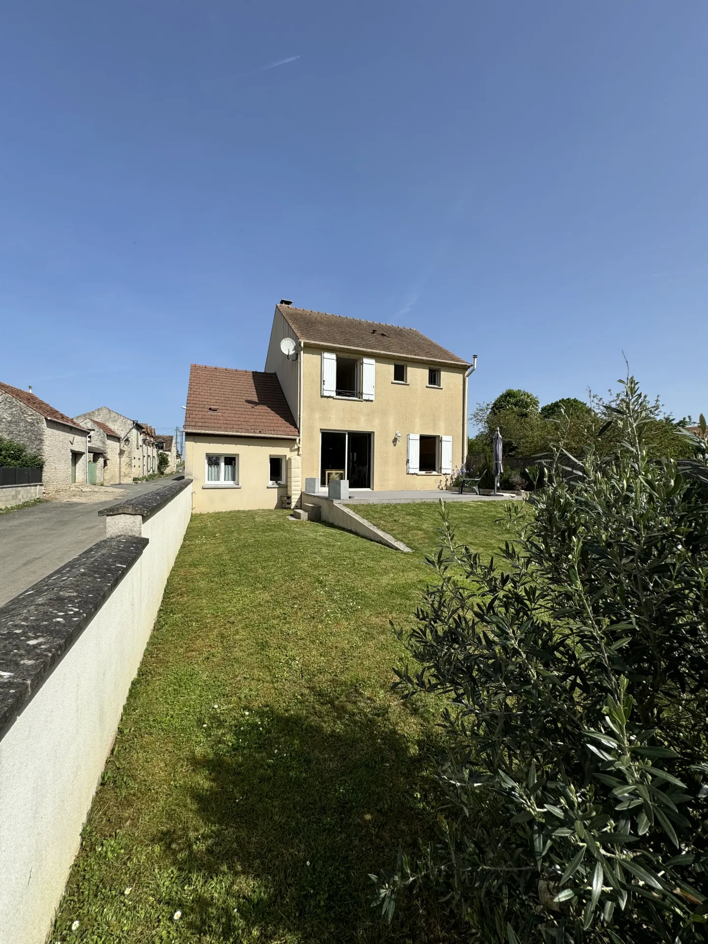 Maison de 133 m² avec 4 chambres proche d'Etampes (91), jardin et garage 