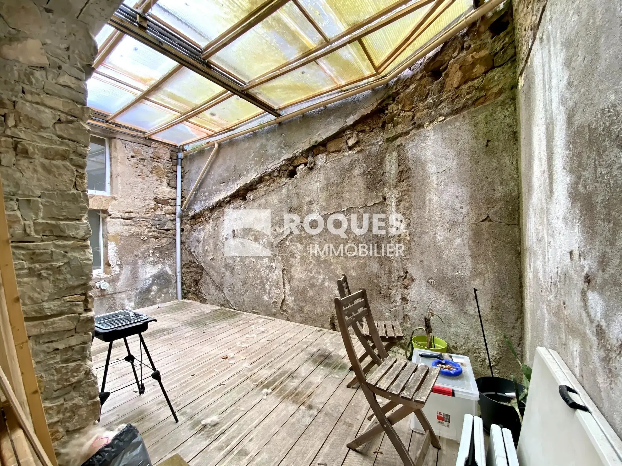 Ensemble immobilier de 175 m² à Saint-Rome-de-Tarn, secteur Millau 