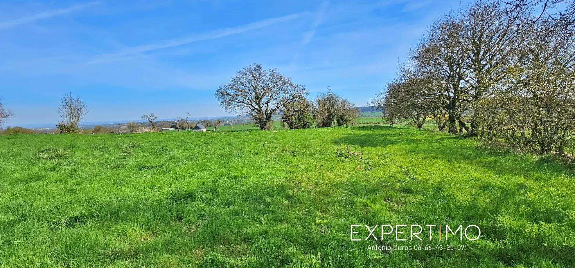 Maison de 103 m² à Hénon en Côtes d'Armor avec grands terrains 