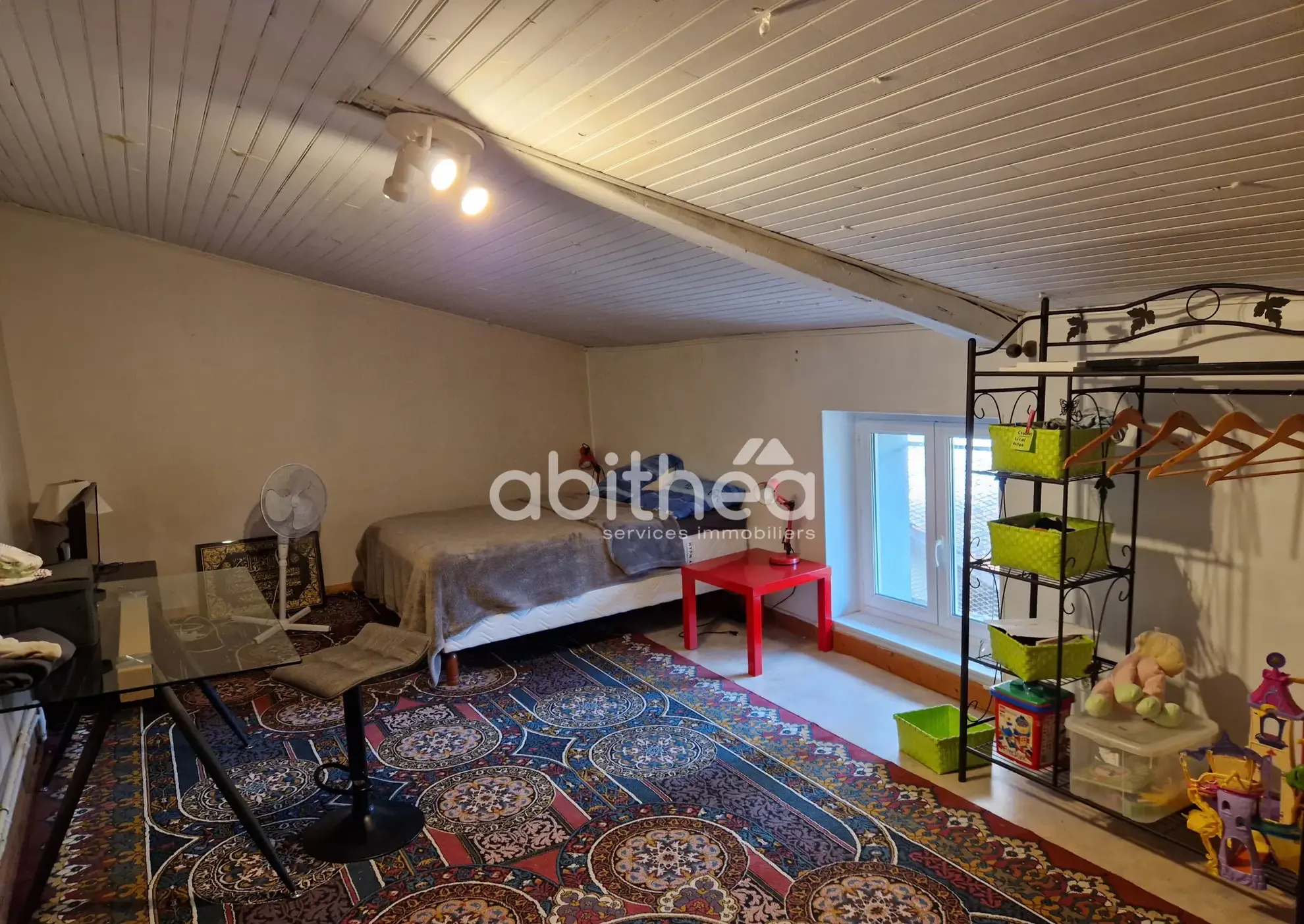 Grande maison à Roumazieres Loubert avec grange et terrain de 4270 m² 