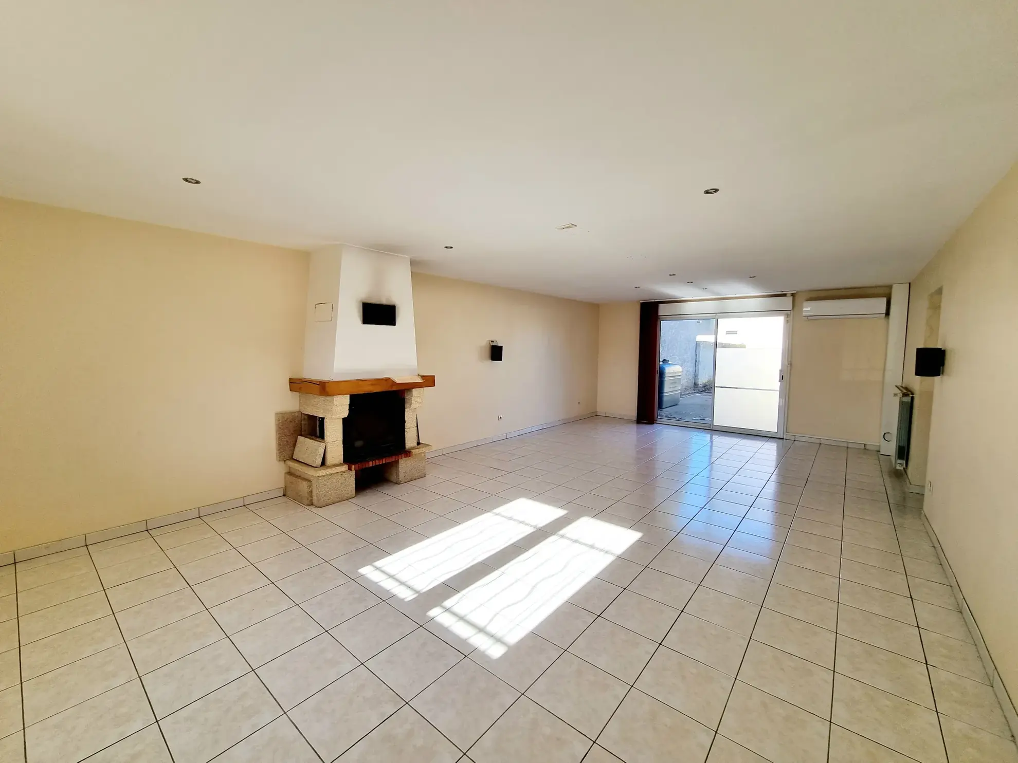 Maison familiale de 139,8 m² avec jardin à Lignan-Sur-Orb proche Béziers 