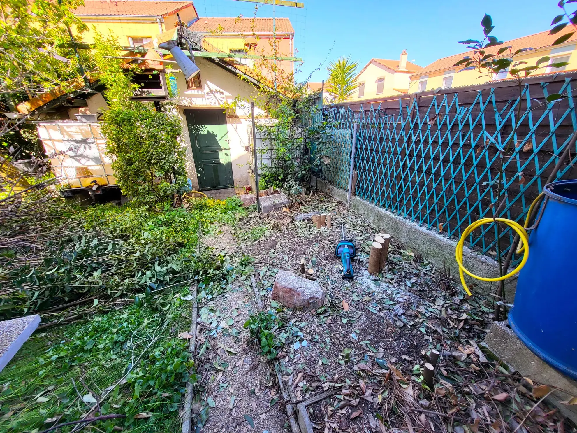 Maison de ville à vendre à Valence (26) avec jardin et garage, secteur résidentiel 