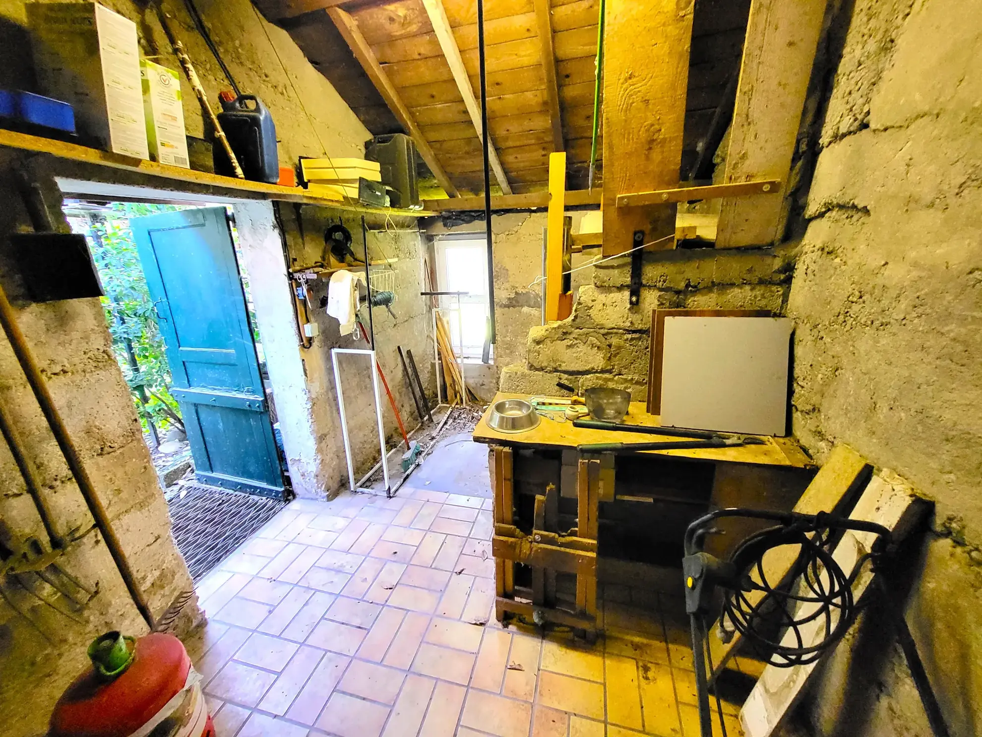 Maison de ville à vendre à Valence (26) avec jardin et garage, secteur résidentiel 