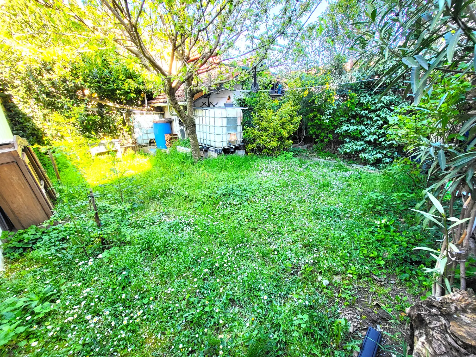 Maison de ville à vendre à Valence (26) avec jardin et garage, secteur résidentiel 