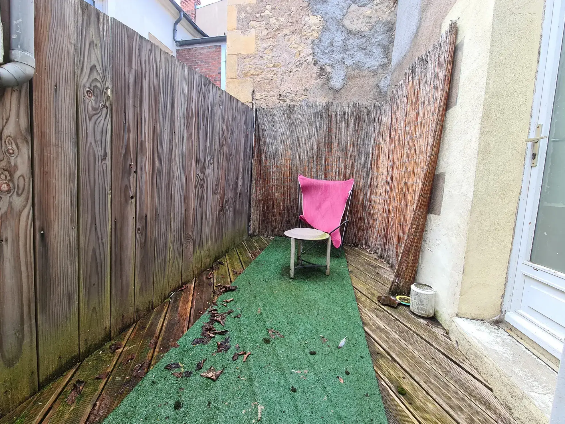 Maison à vendre à Nevers avec 2 chambres, cour et cave - Idéal premier achat ou investissement 