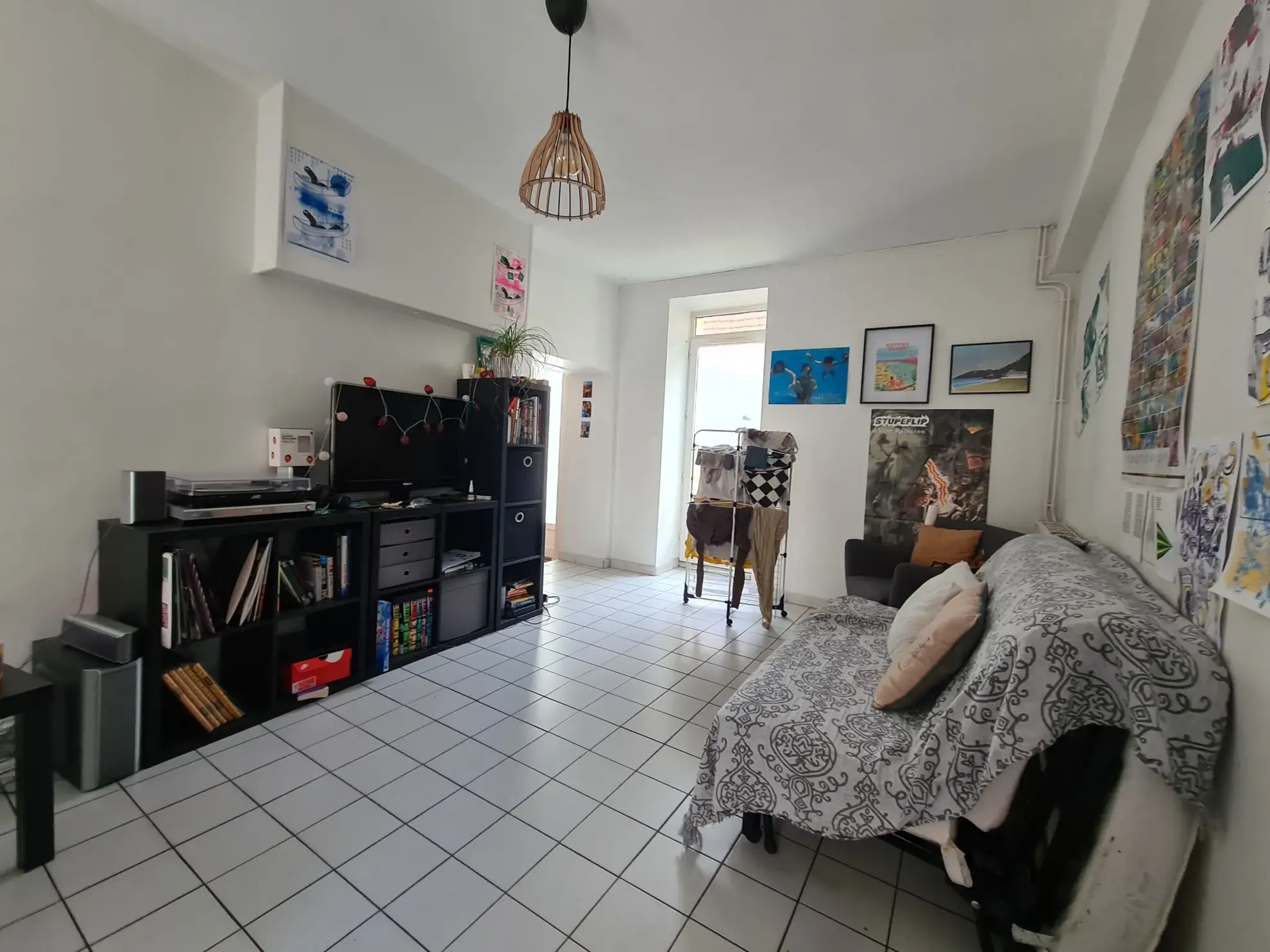 Maison à vendre à Nevers avec 2 chambres, cour et cave - Idéal premier achat ou investissement 