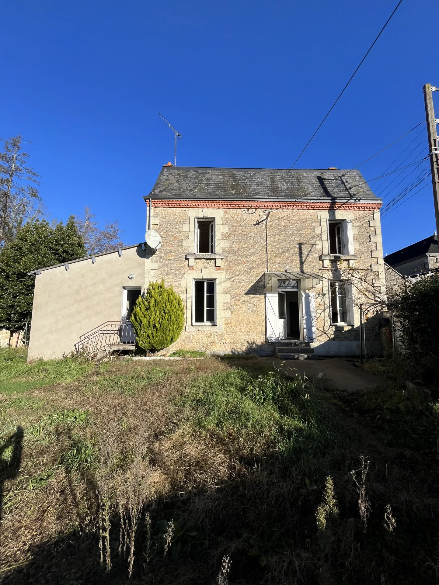 Maison de charme de 130 m² à Taize avec vue sur la rivière