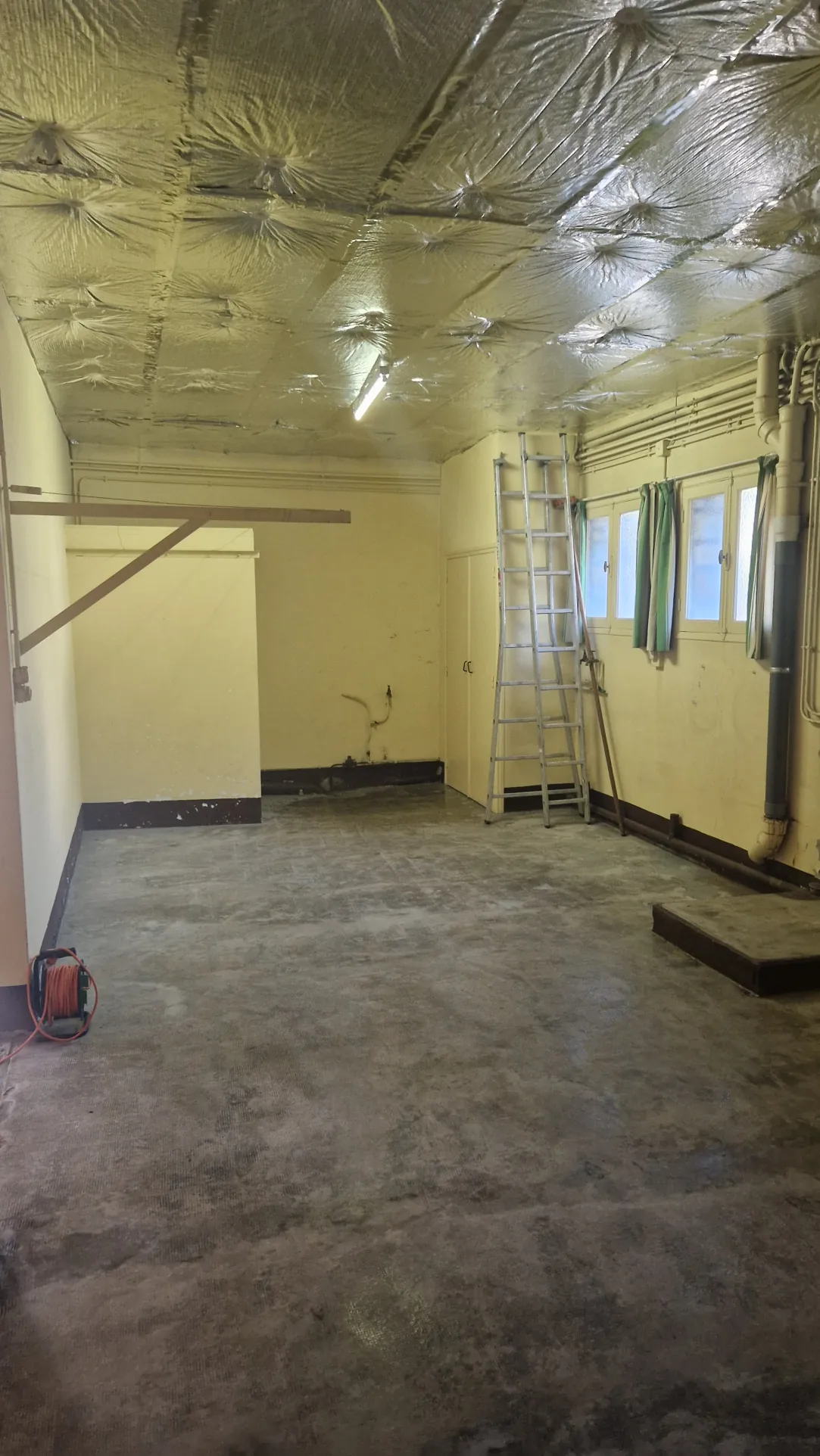 Villa 4 chambres à Lodève avec jardin clos et garage, construction de 1963 