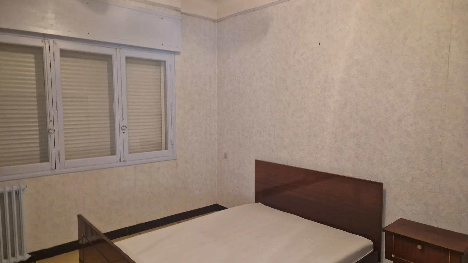 Villa 4 chambres à Lodève avec jardin clos et garage, construction de 1963 