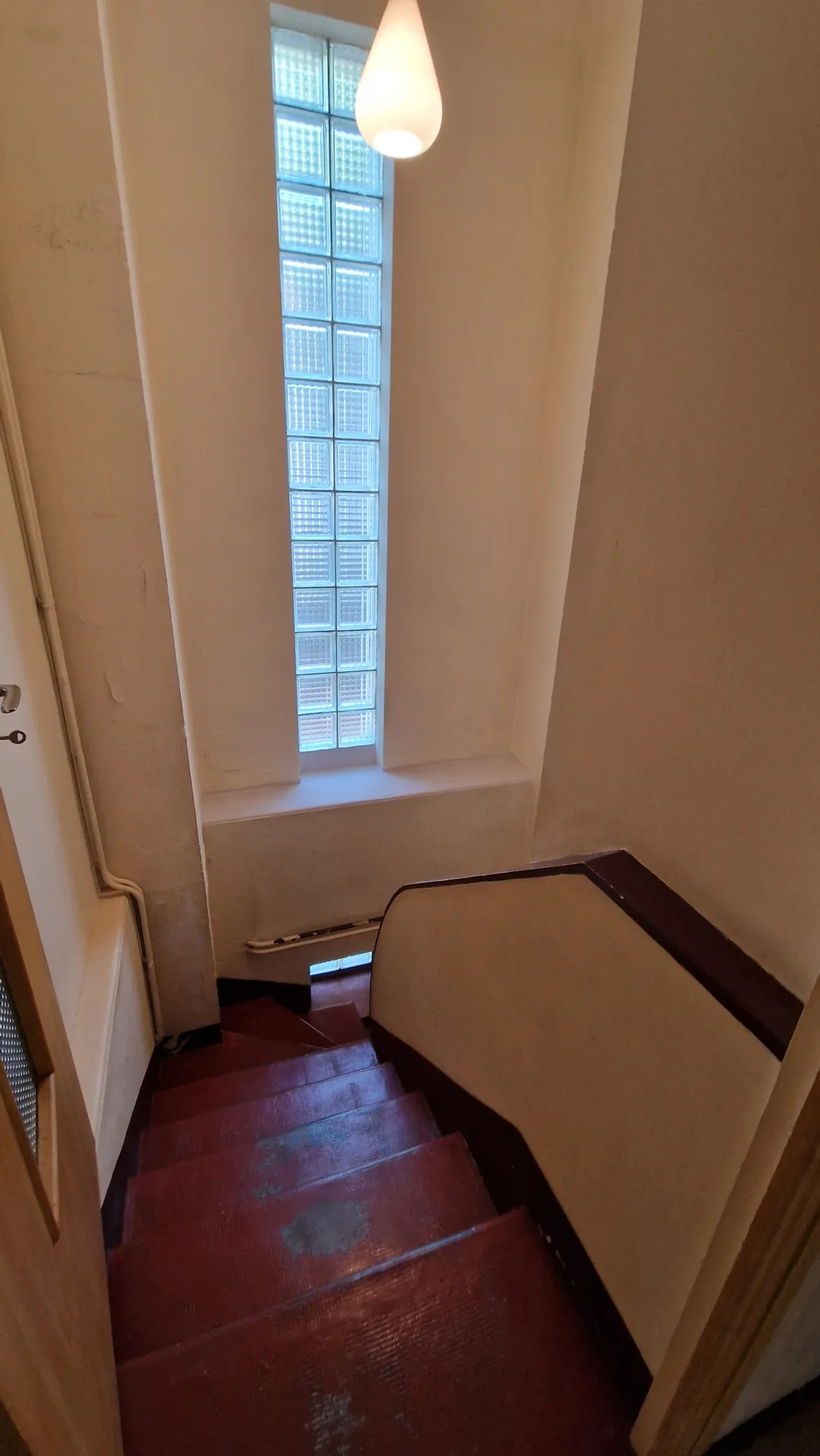 Villa 4 chambres à Lodève avec jardin clos et garage, construction de 1963 