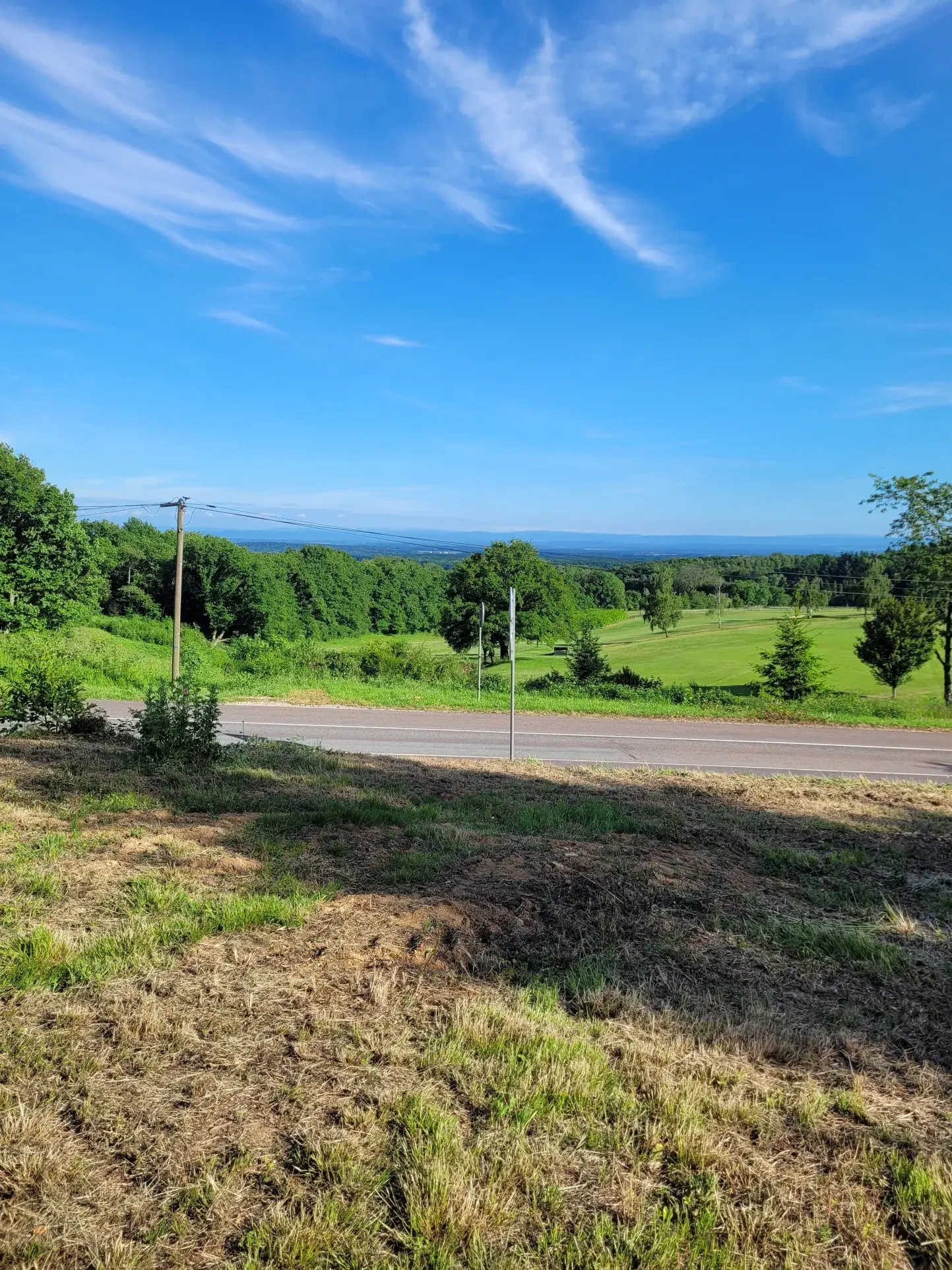 Terrain constructible de 26 ares à Rougemont-Le-Château - Idéal pour votre maison moderne 