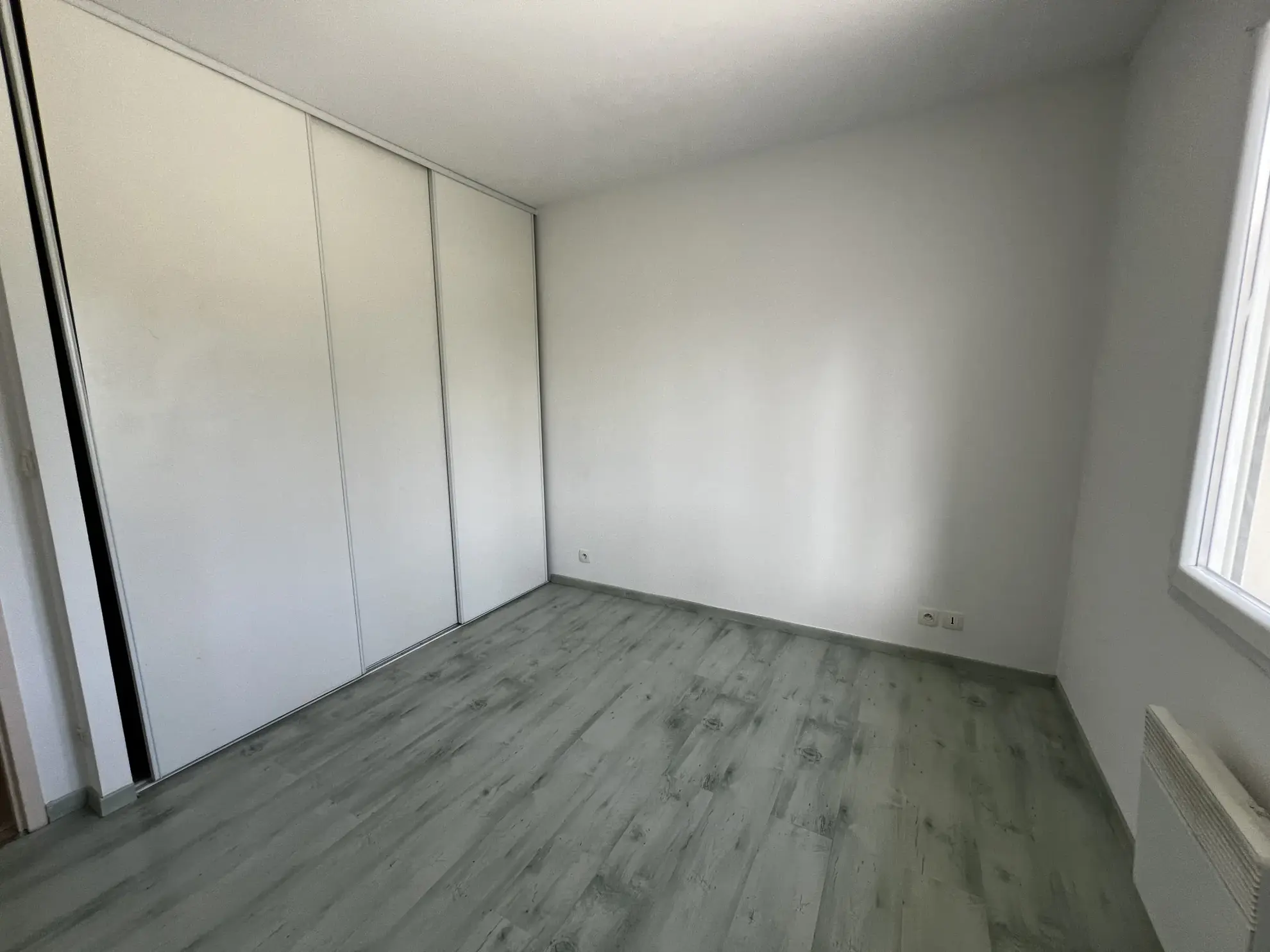 Maison contemporaine 4 chambres avec bureau et garage proche Langon 