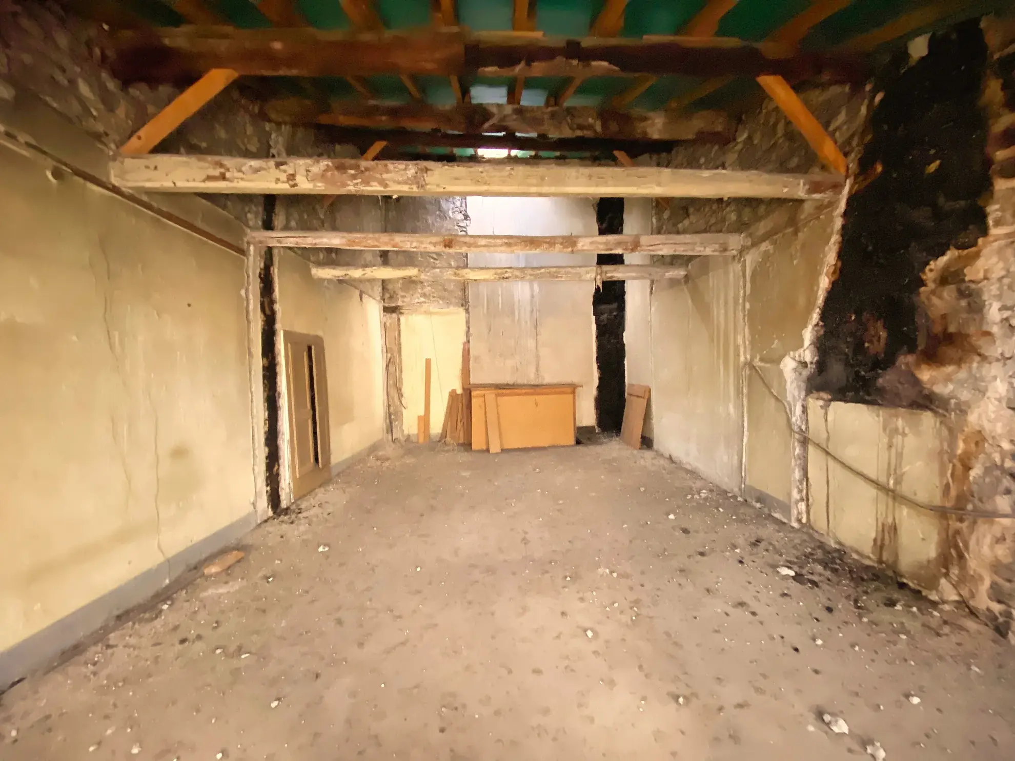 Immeuble mixte à Aubenas en centre-ville avec potentiel de rénovation 