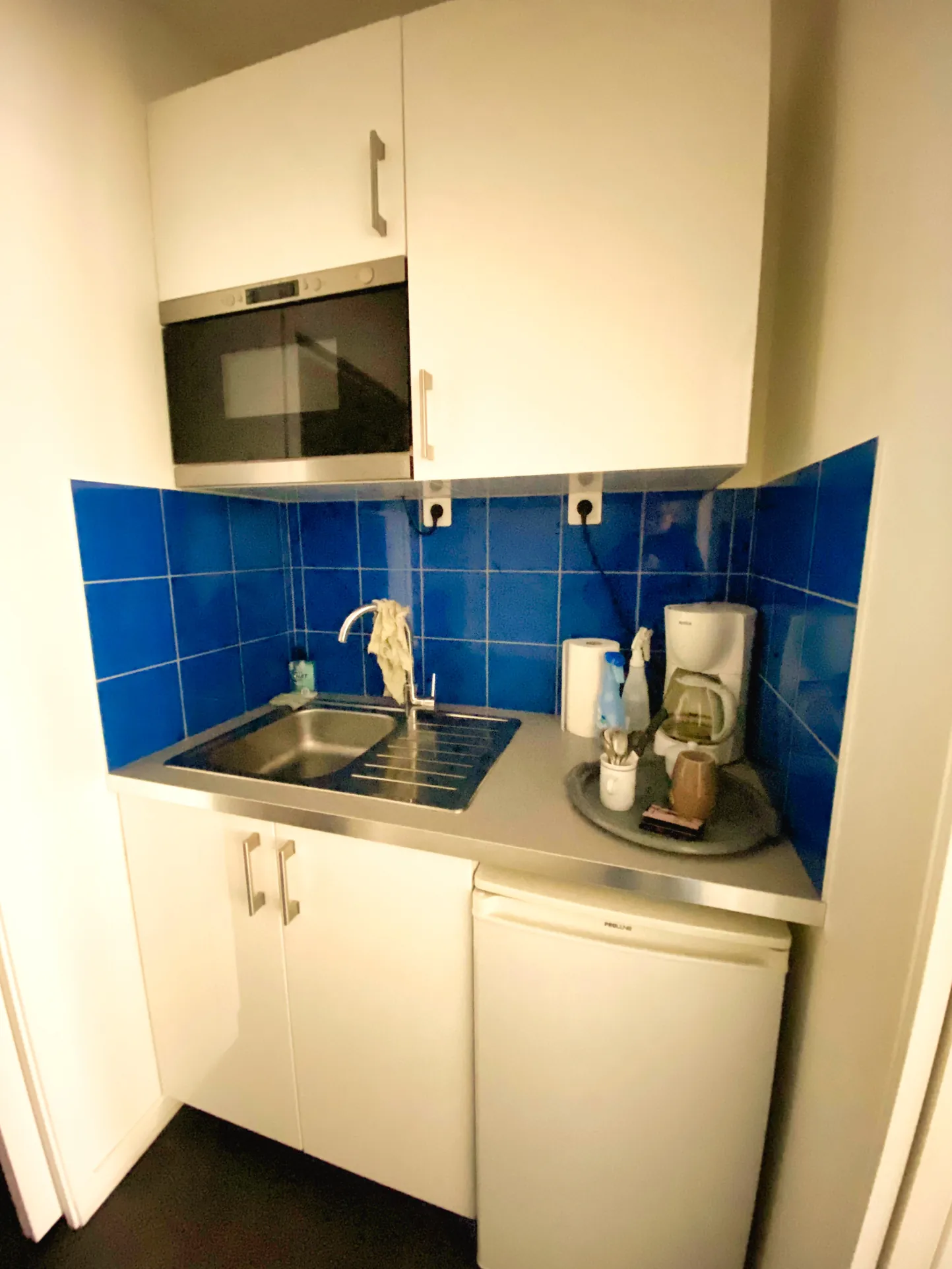 Immeuble mixte à Aubenas en centre-ville avec potentiel de rénovation 