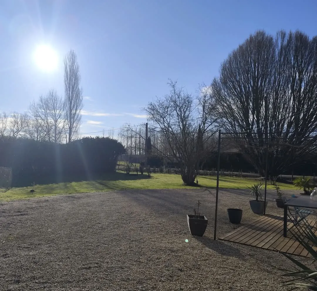 Maison à vendre à Duras 47120 - Charmante maison de campagne avec grand terrain et rénovations possibles 